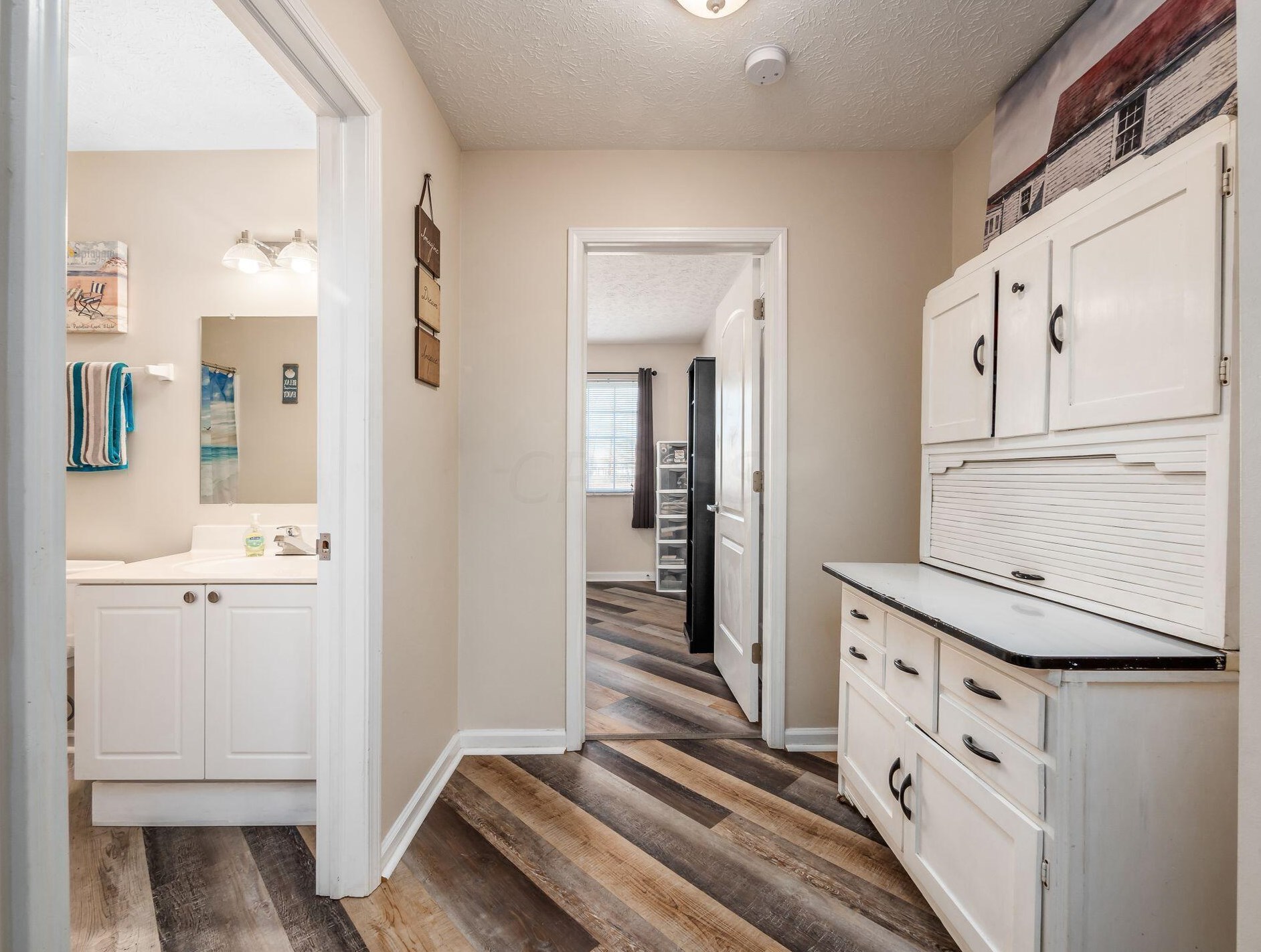 1955 Fortstone Ln, Columbus OH exterior