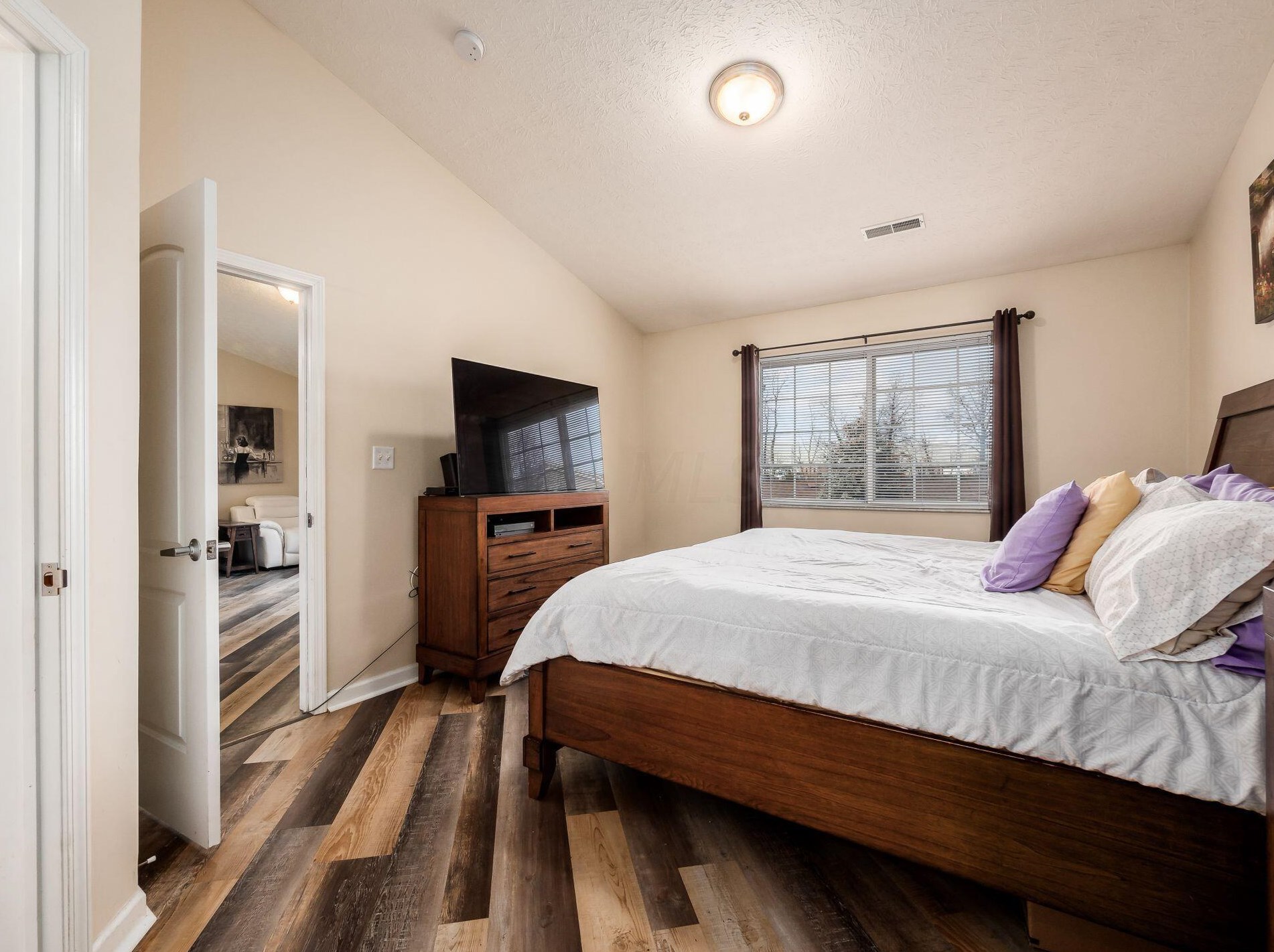 1955 Fortstone Ln, Columbus OH exterior