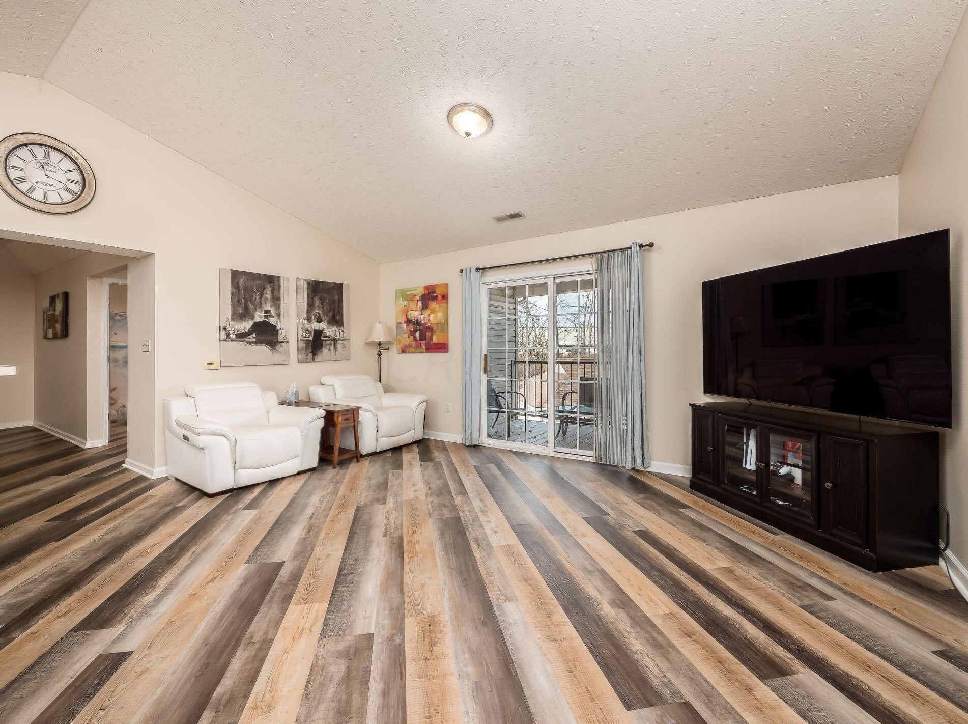 1955 Fortstone Ln, Columbus OH exterior