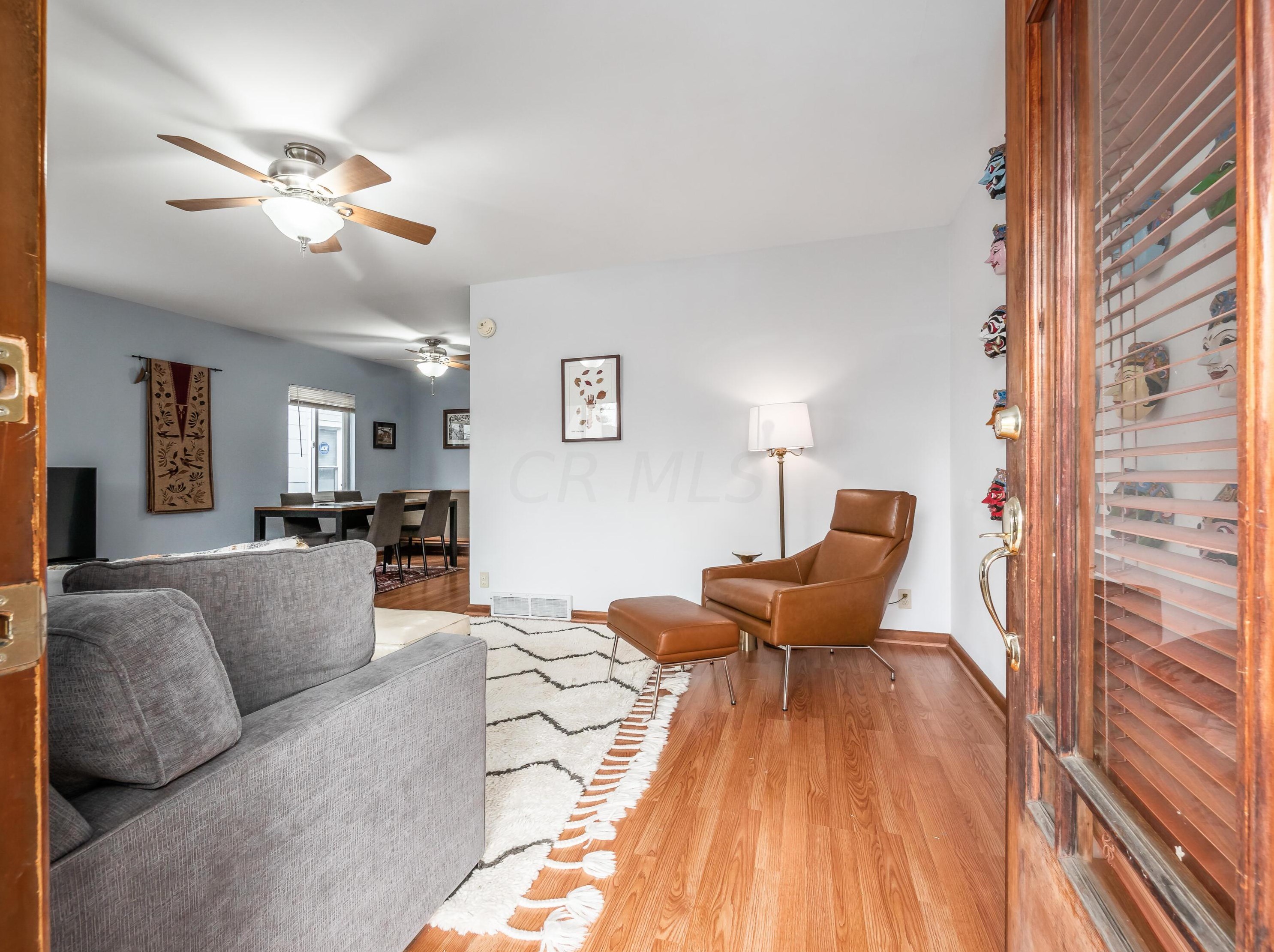 422 Whittier St, Columbus, OH 43206-2329
