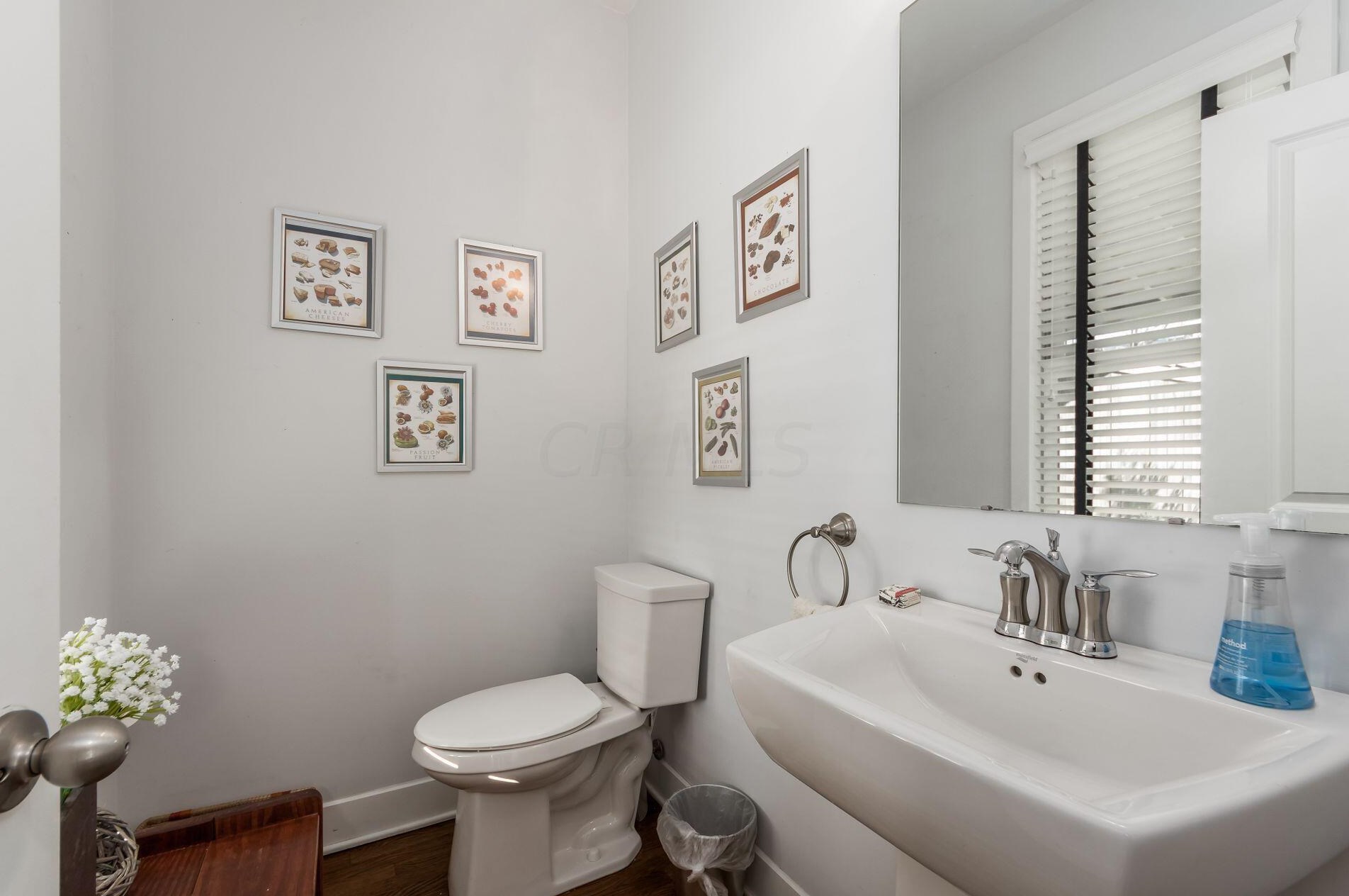 161 4 Ave, Columbus OH 43201-3770 exterior