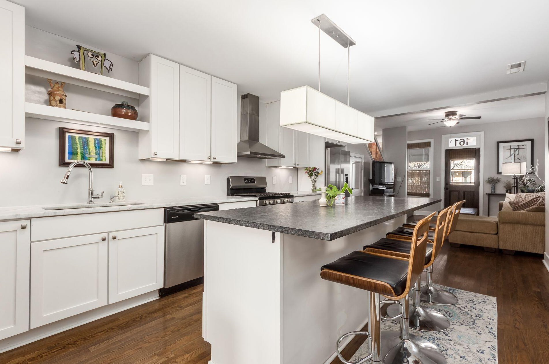 161 4 Ave, Columbus OH 43201-3770 exterior