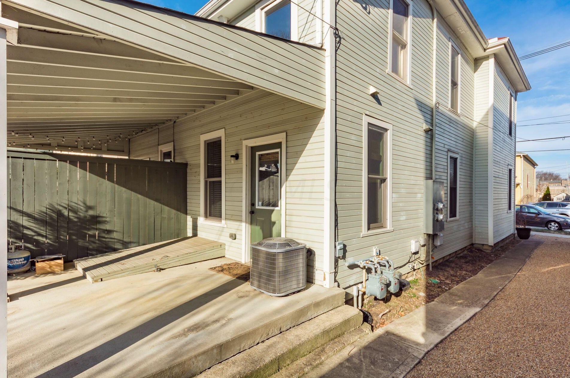 161 4 Ave, Columbus OH 43201-3770 exterior