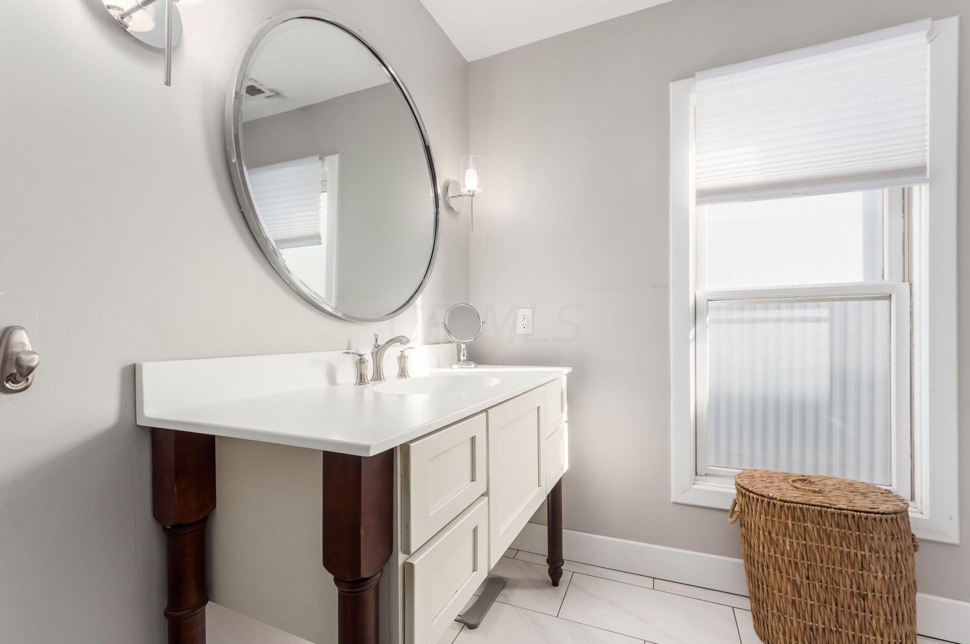 161 4 Ave, Columbus OH 43201-3770 exterior