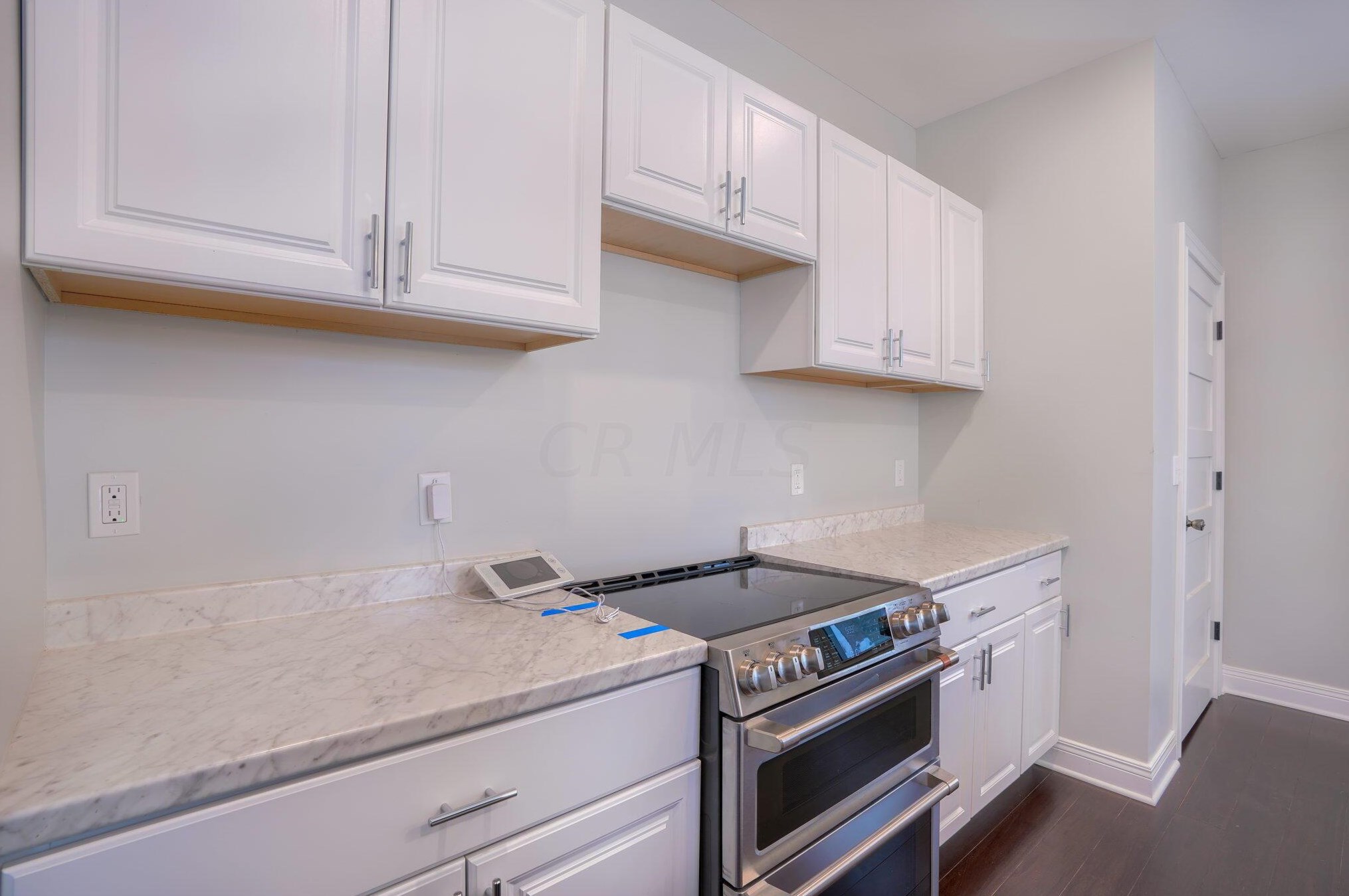 320 Clarendon Ave, Columbus OH 43223-1052 exterior