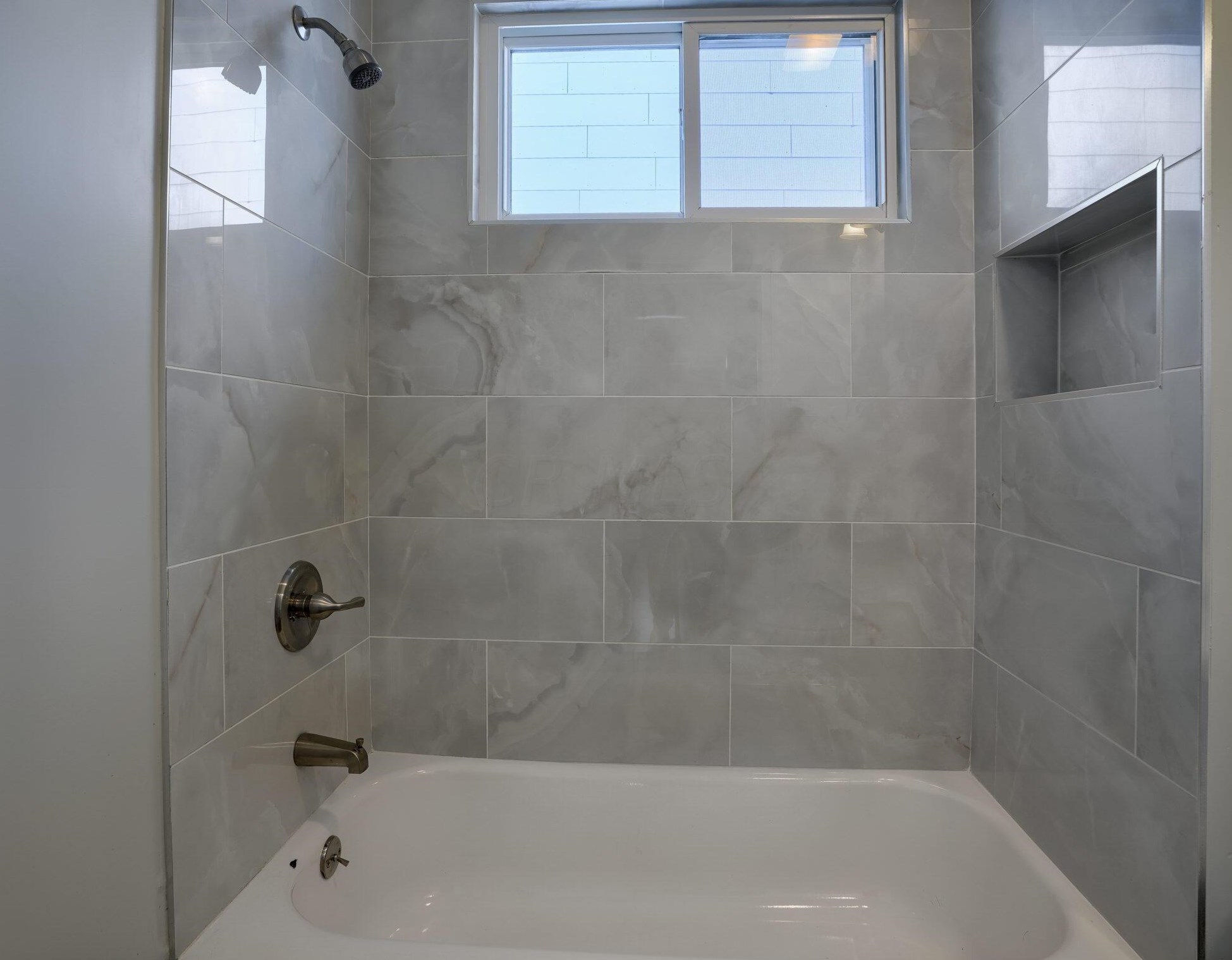 320 Clarendon Ave, Columbus OH 43223-1052 exterior