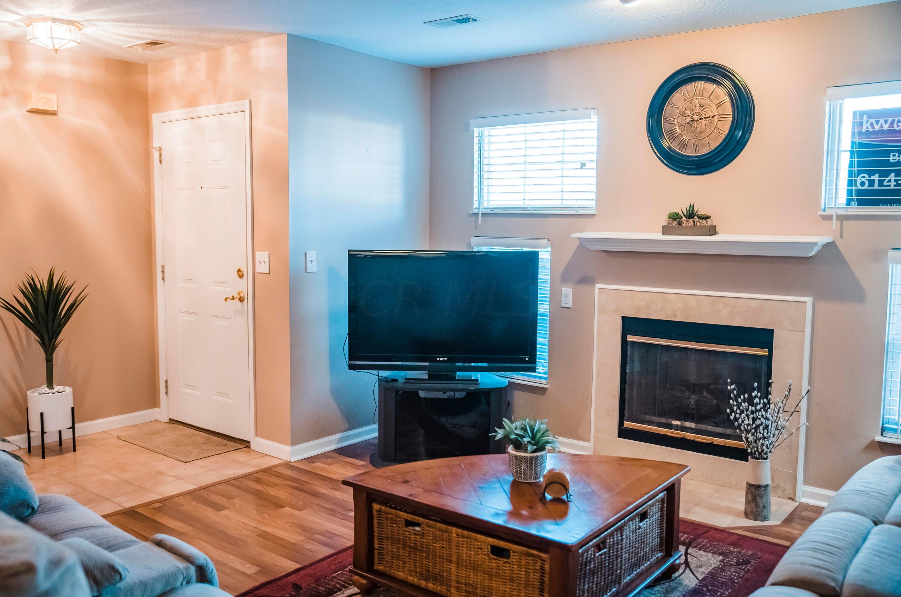 2418 Crystal Springs Dr, Hilliard, OH 43026-6902