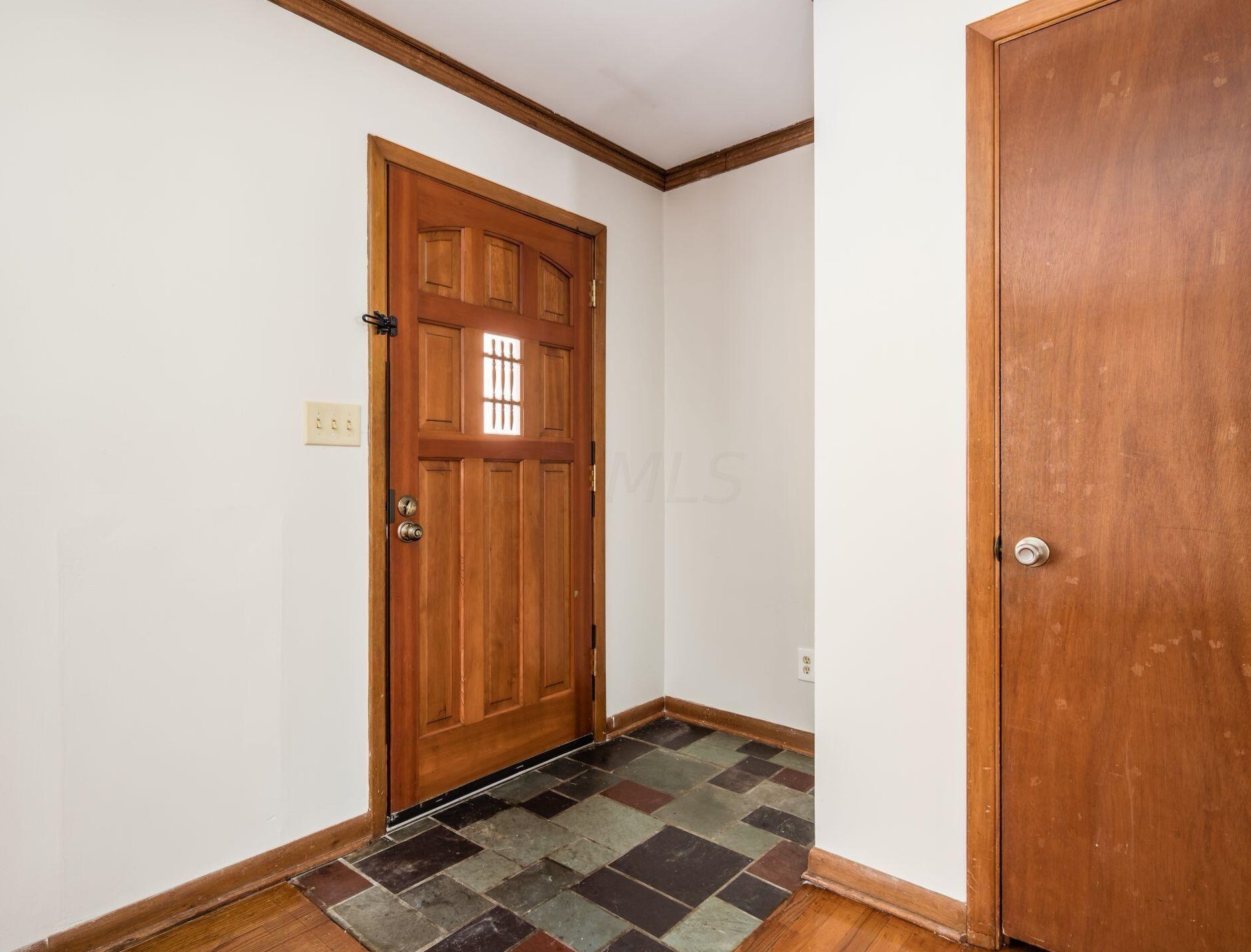 953 Larkstone, Columbus OH 43235-3422 exterior