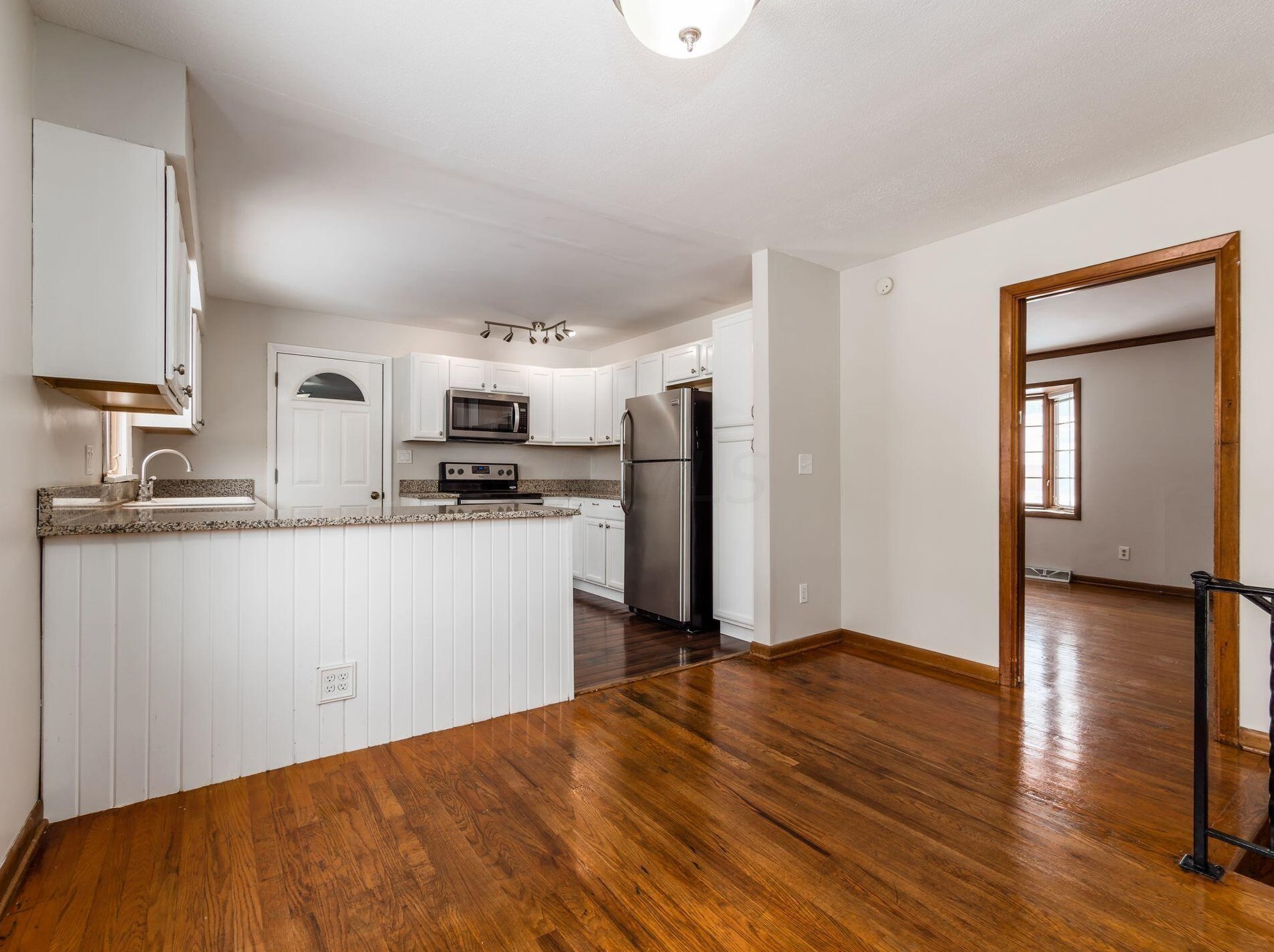 953 Larkstone, Columbus OH 43235-3422 exterior