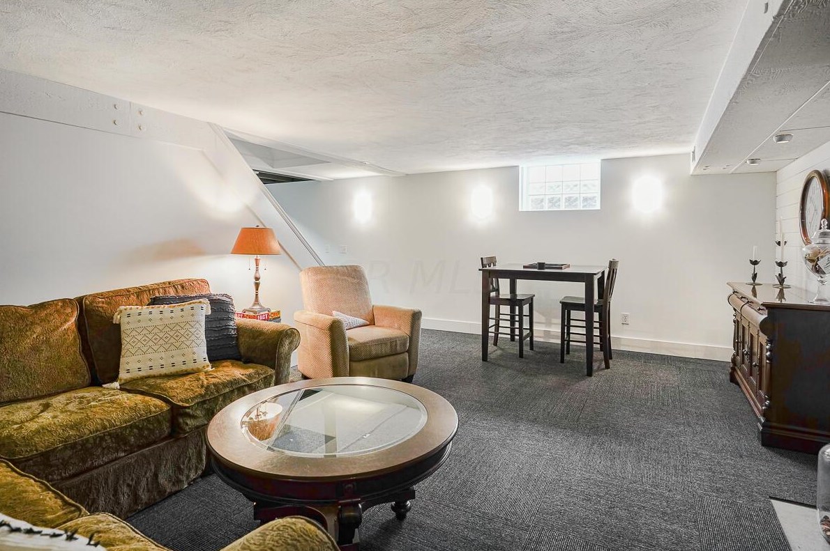 1475 Essex Rd, Columbus OH 43221-3841 exterior