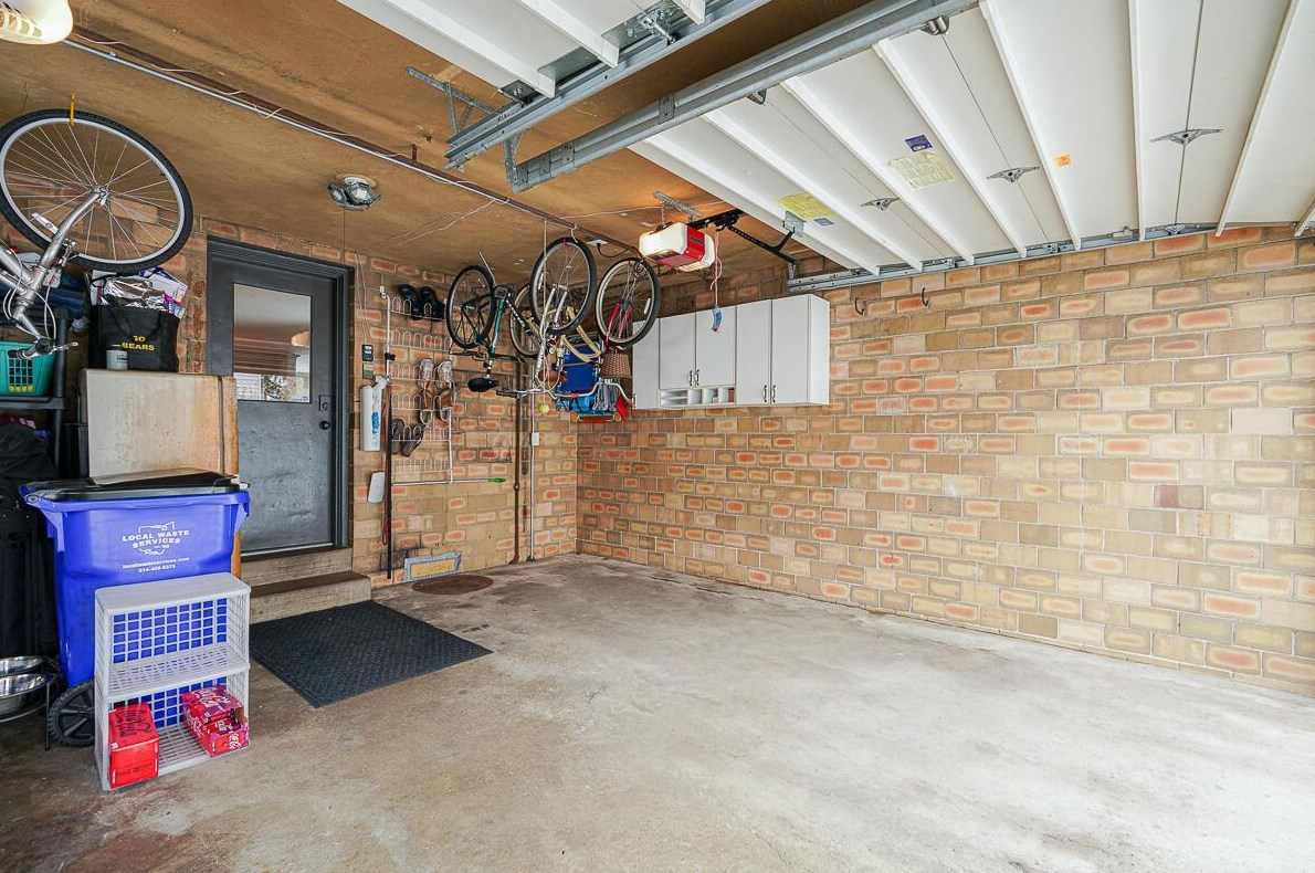 1475 Essex Rd, Columbus OH 43221-3841 exterior