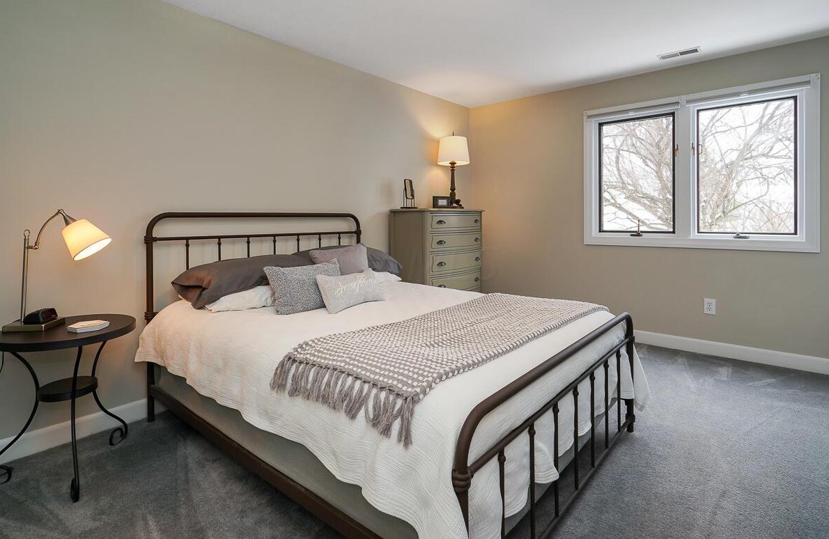 1475 Essex Rd, Columbus OH 43221-3841 exterior