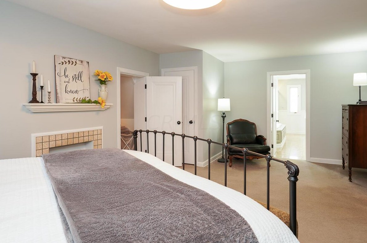 1475 Essex Rd, Columbus OH 43221-3841 exterior