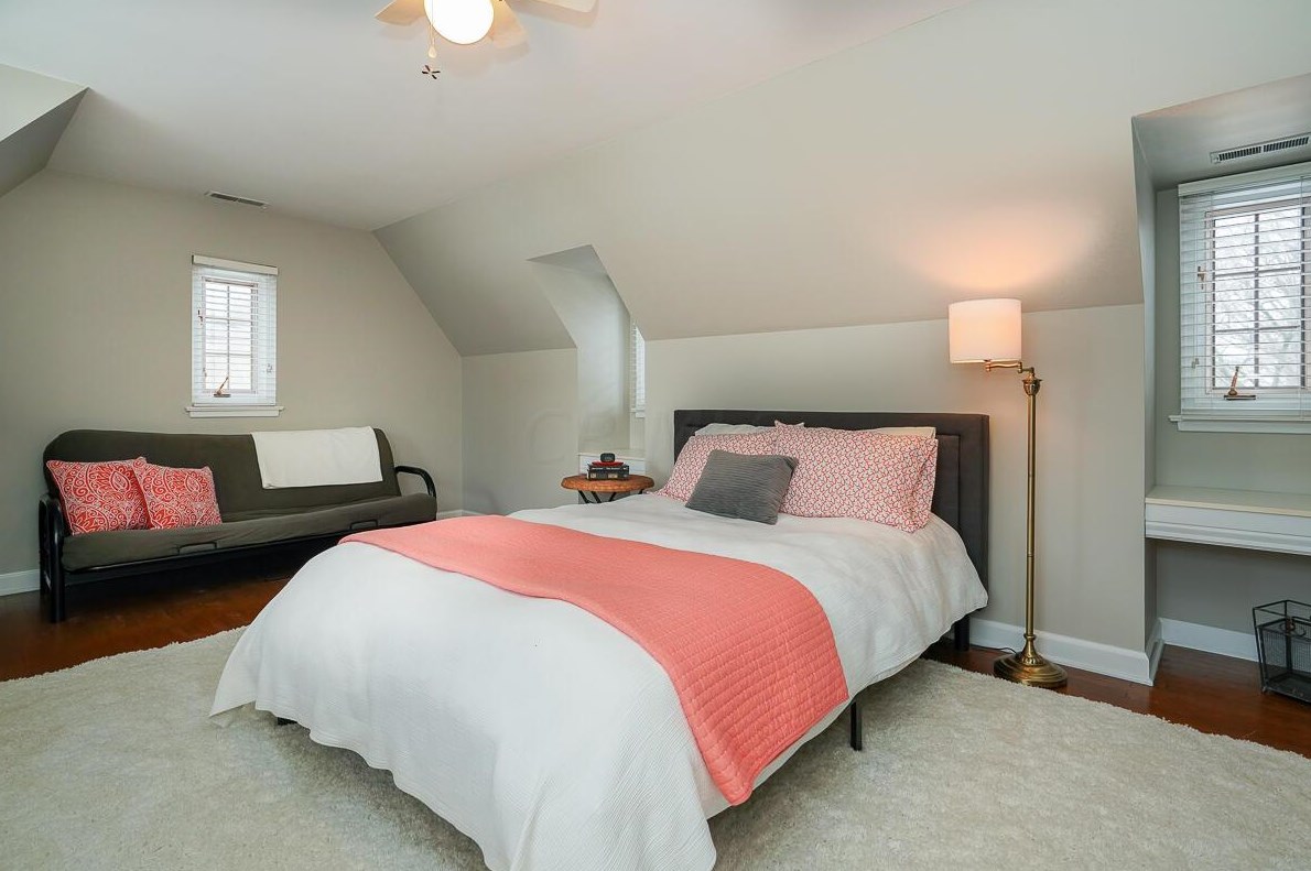 1475 Essex Rd, Columbus OH 43221-3841 exterior