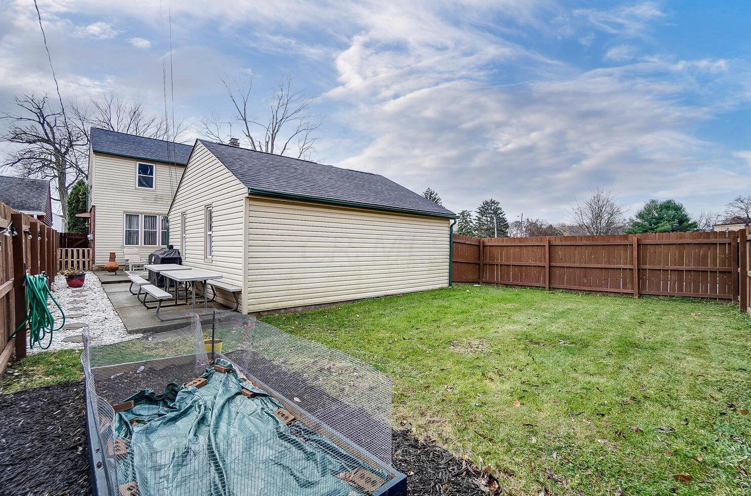 3032 Wicklow Rd, Columbus OH 43204-2554 exterior