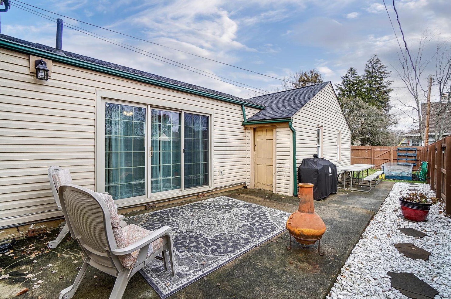 3032 Wicklow Rd, Columbus OH 43204-2554 exterior