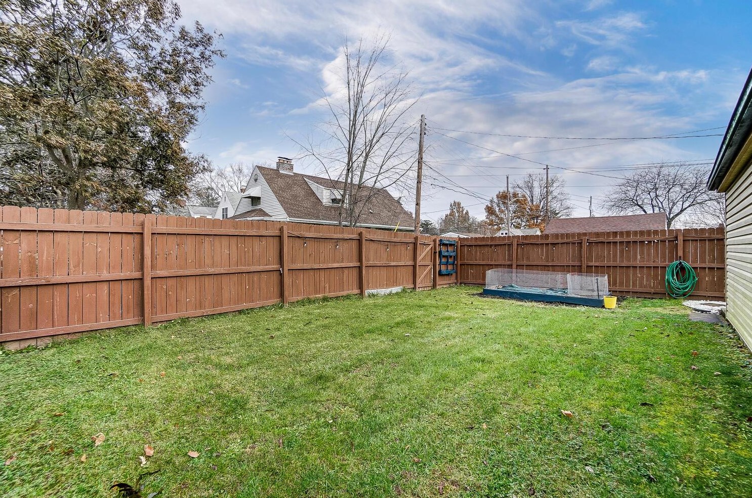 3032 Wicklow Rd, Columbus OH 43204-2554 exterior