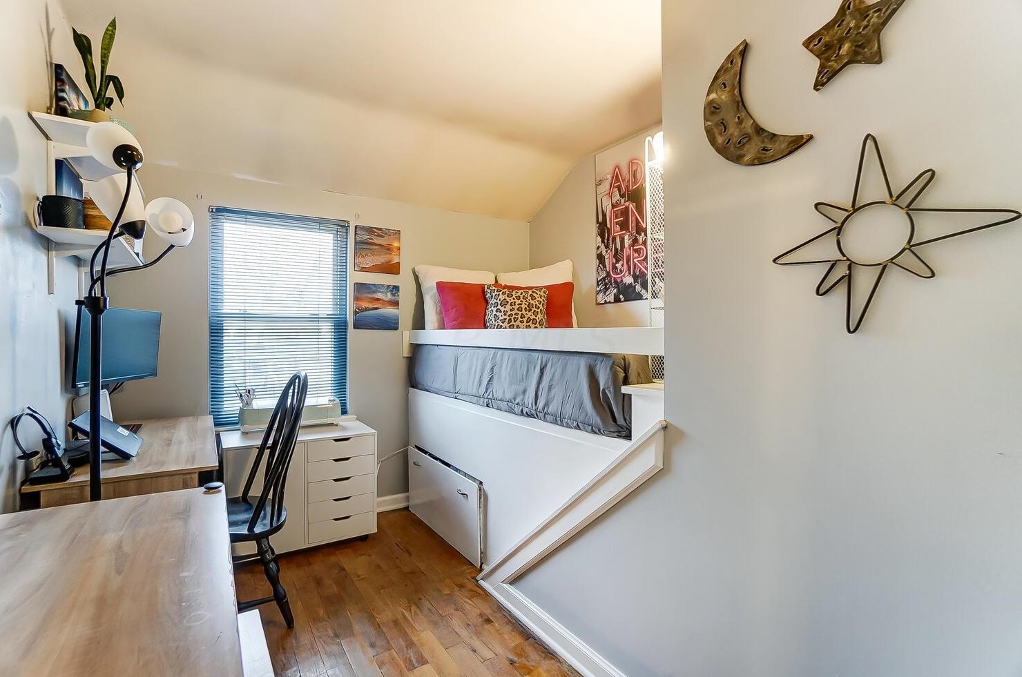 3032 Wicklow Rd, Columbus OH 43204-2554 exterior