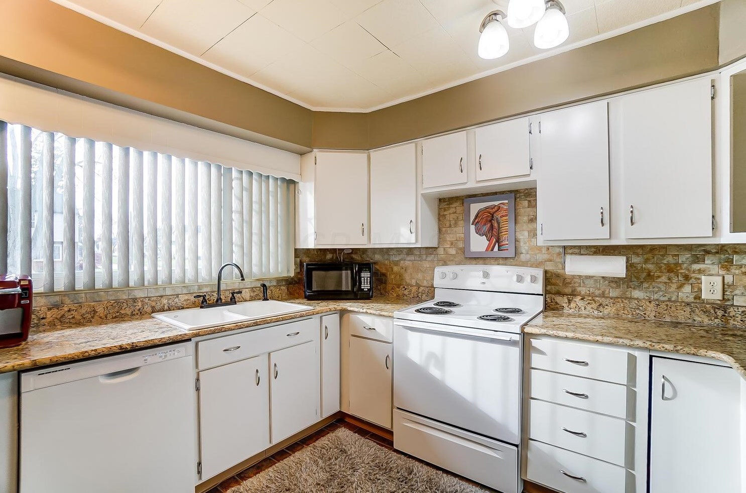 3032 Wicklow Rd, Columbus OH 43204-2554 exterior