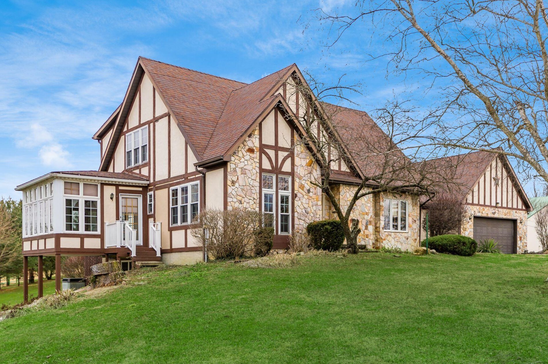 9450 Mulberry Rd, Mount Perry, OH 43760