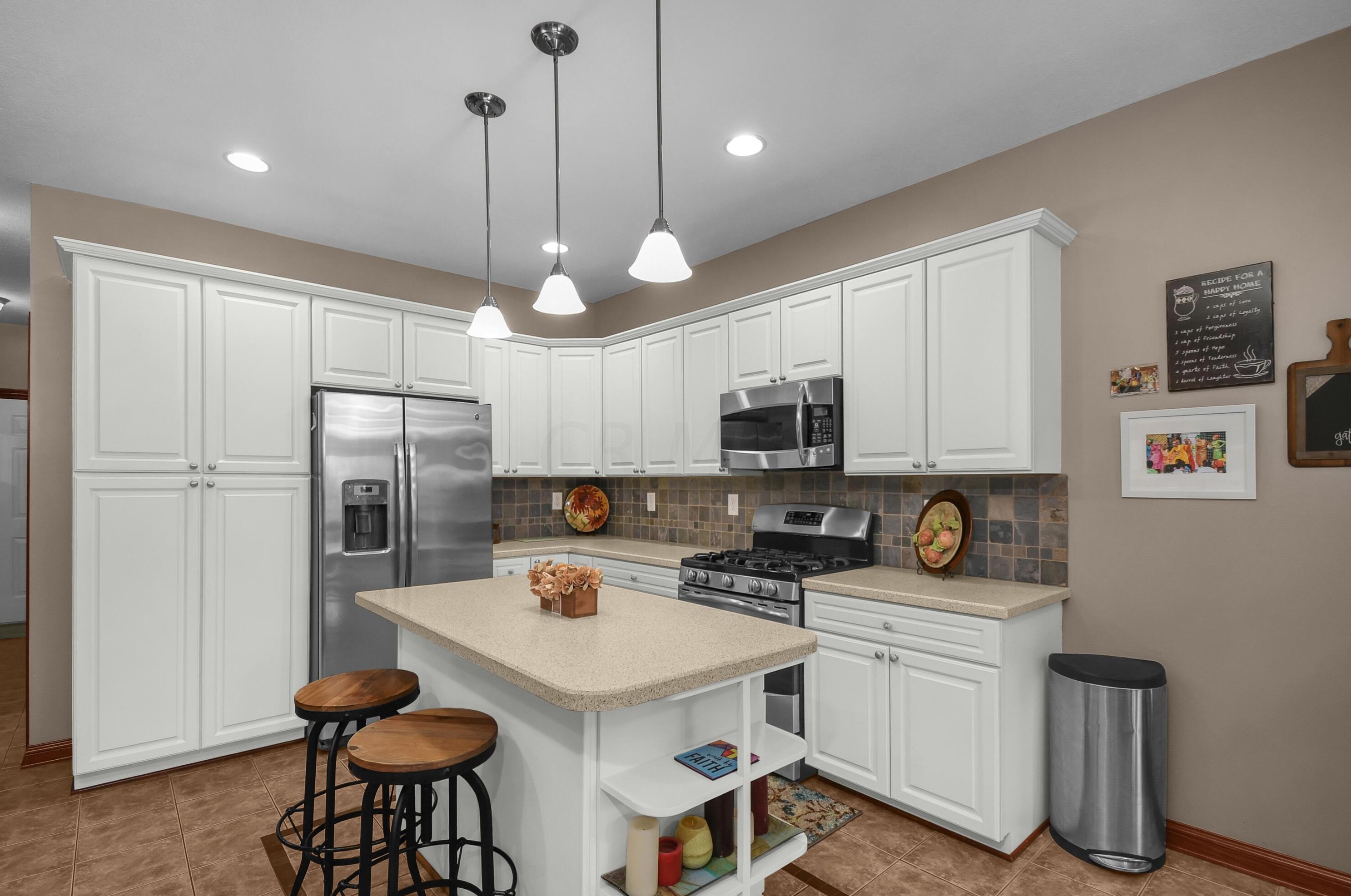 107 Autumn Rush Ct, Columbus OH 43230-8106 exterior