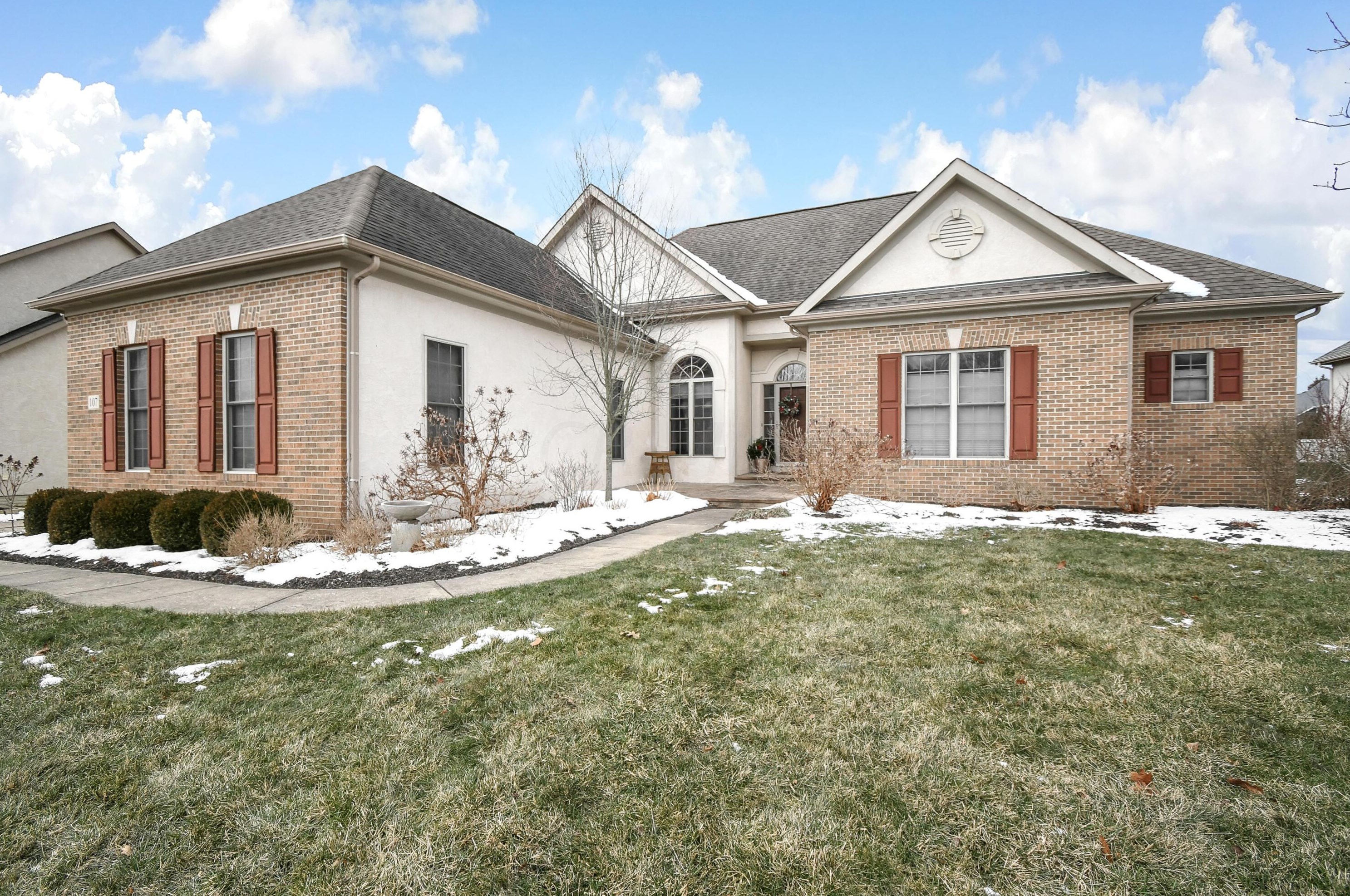 107 Autumn Rush Ct, Columbus, OH 43230-8106