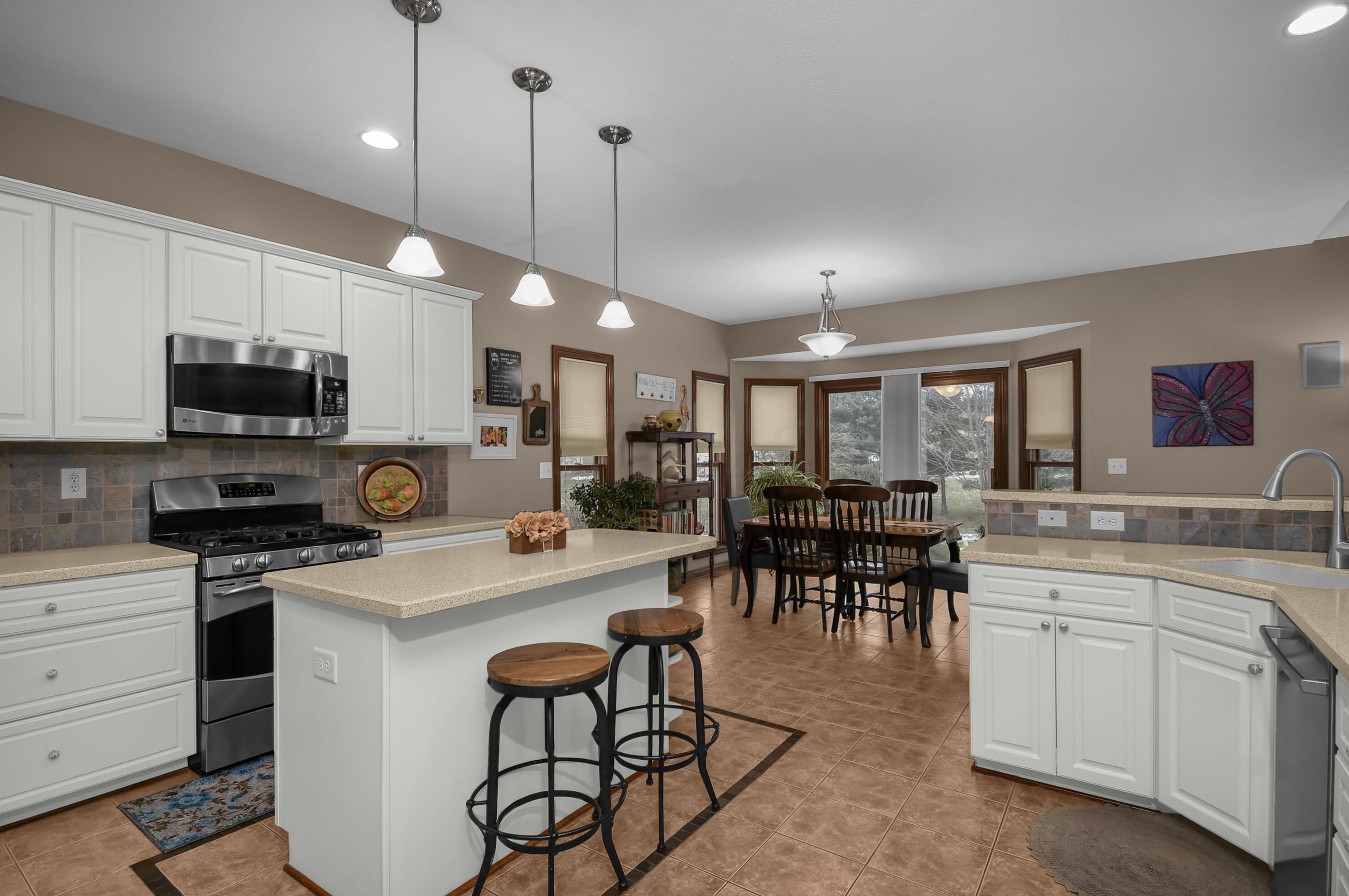 107 Autumn Rush Ct, Columbus OH 43230-8106 exterior