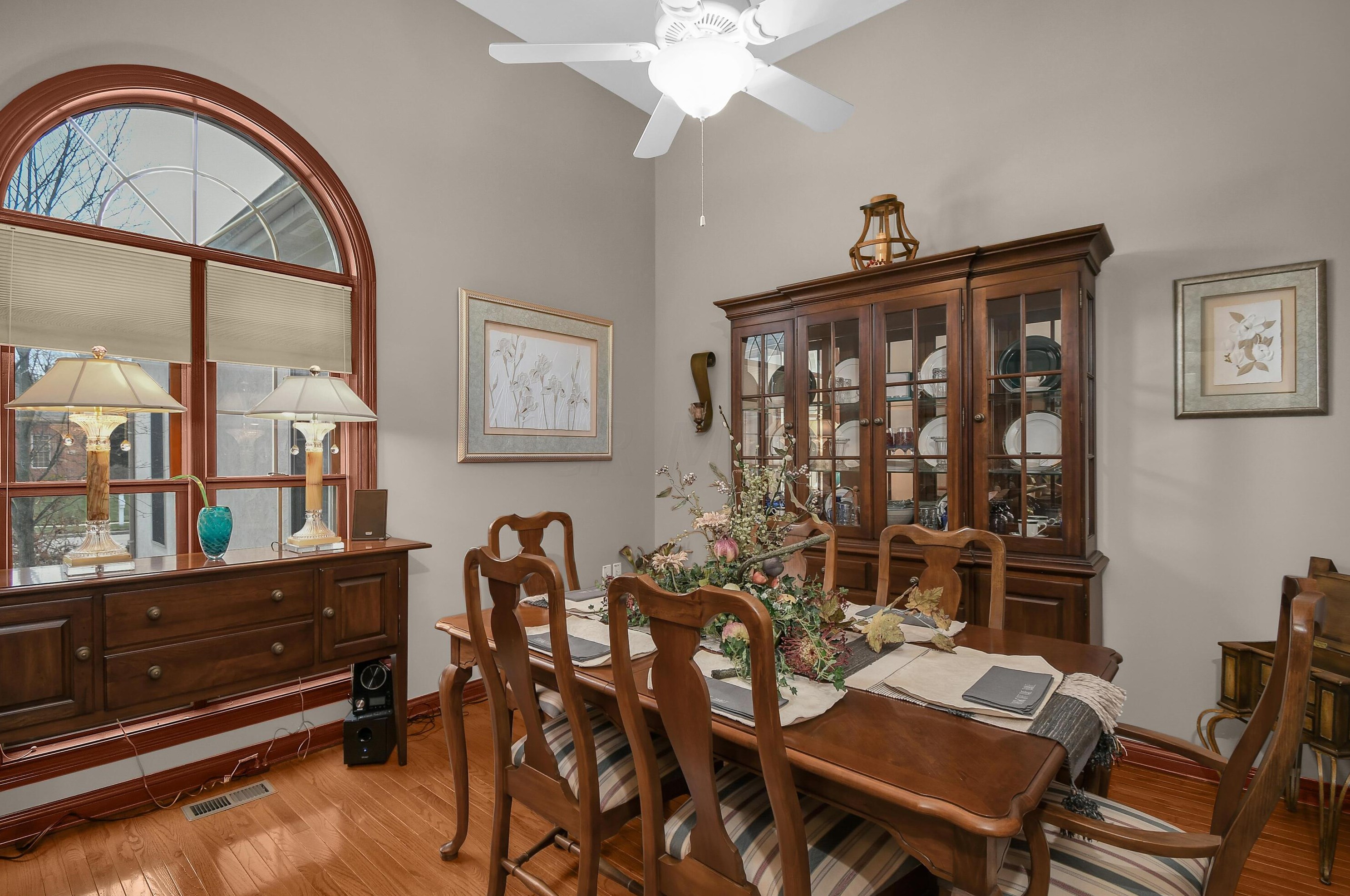 107 Autumn Rush Ct, Columbus OH 43230-8106 exterior