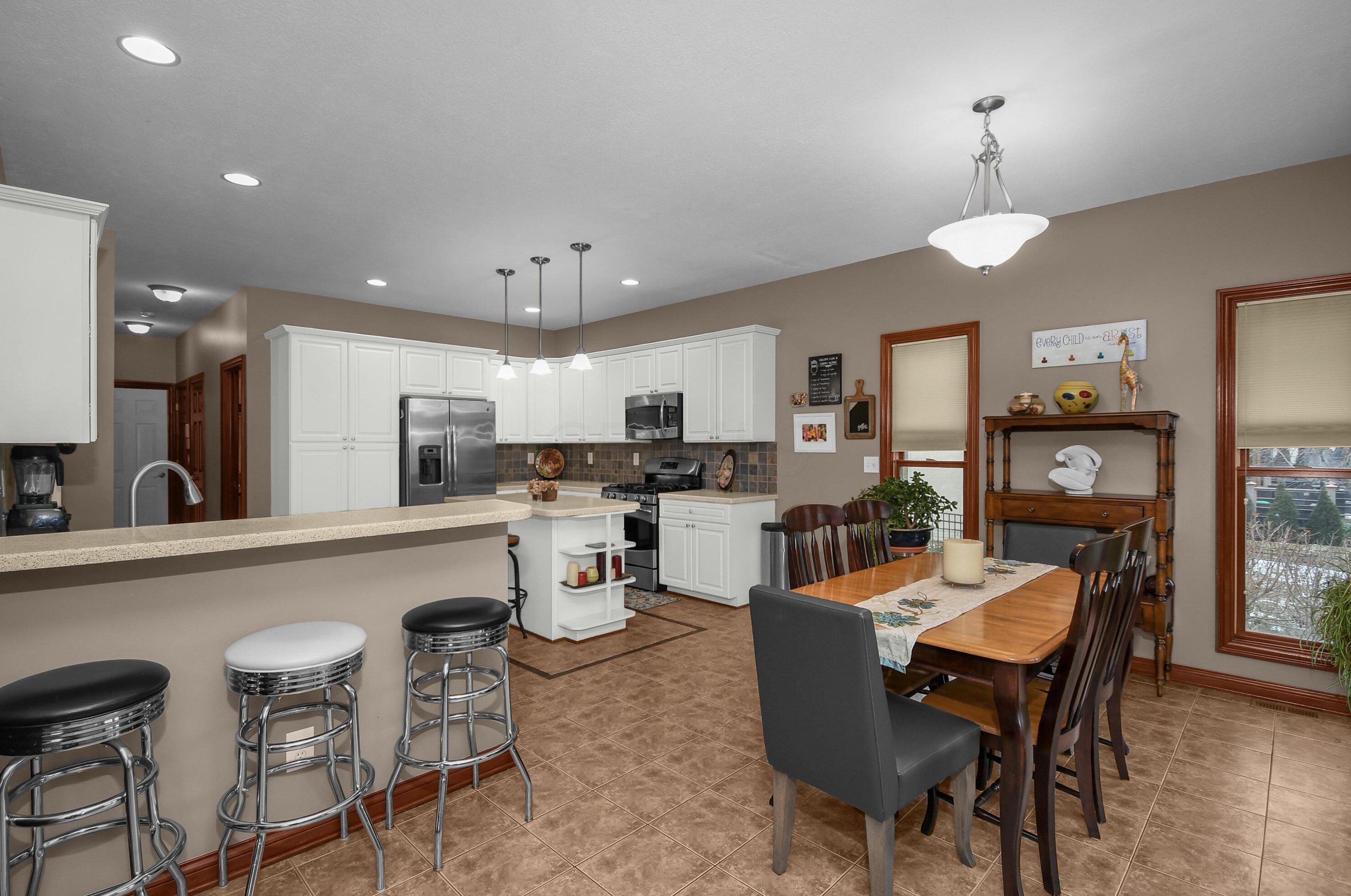 107 Autumn Rush Ct, Columbus OH 43230-8106 exterior