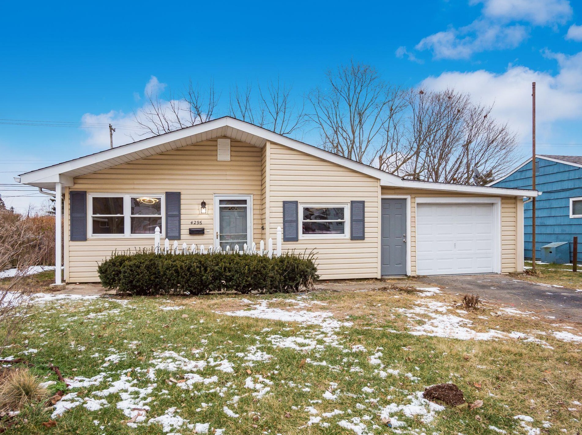 4296 Maplegrove Dr, Darbydale, OH 43123-3564
