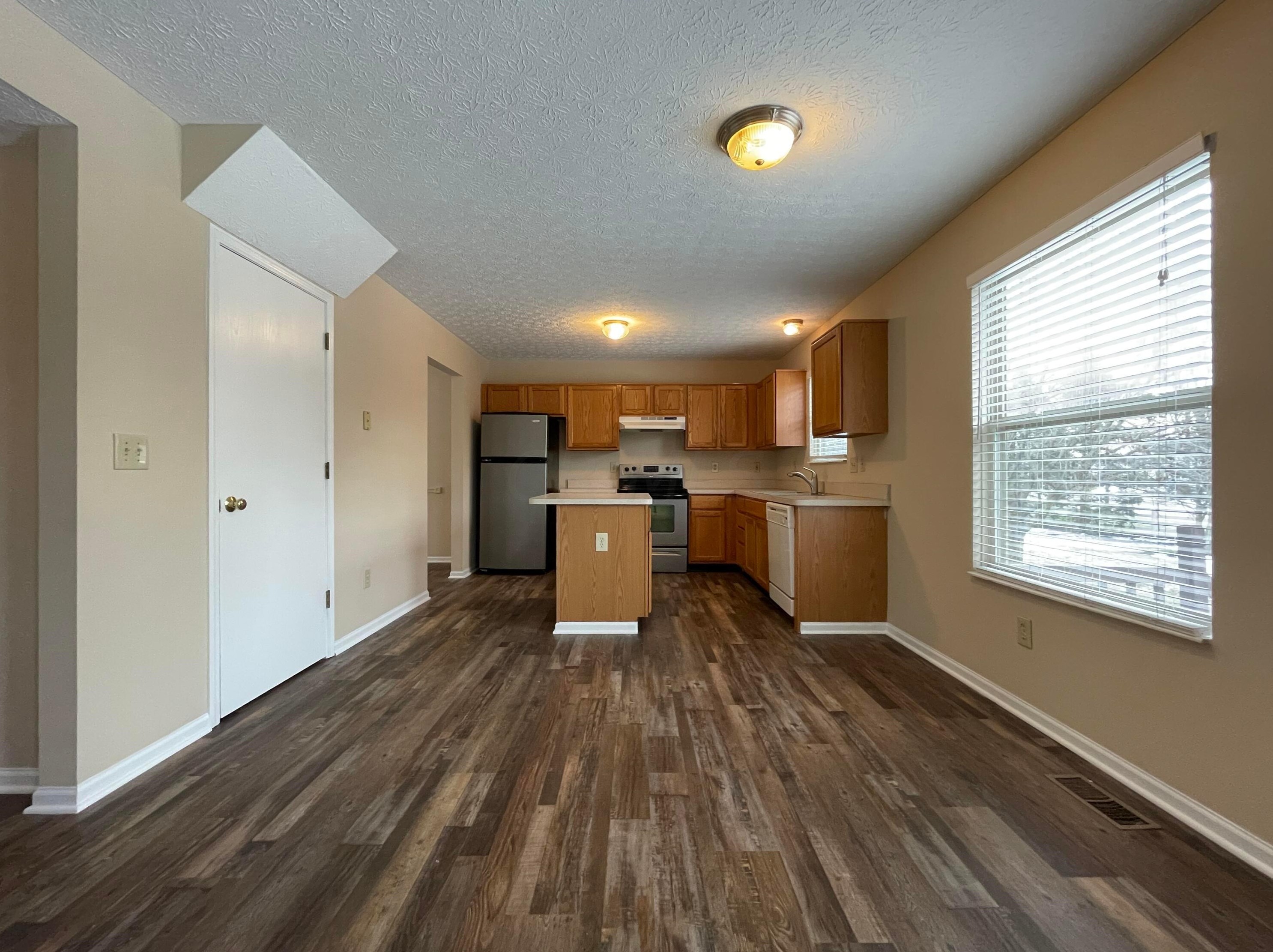 5601 Asbury Ridge Ct, Columbus OH  43230-8393 exterior