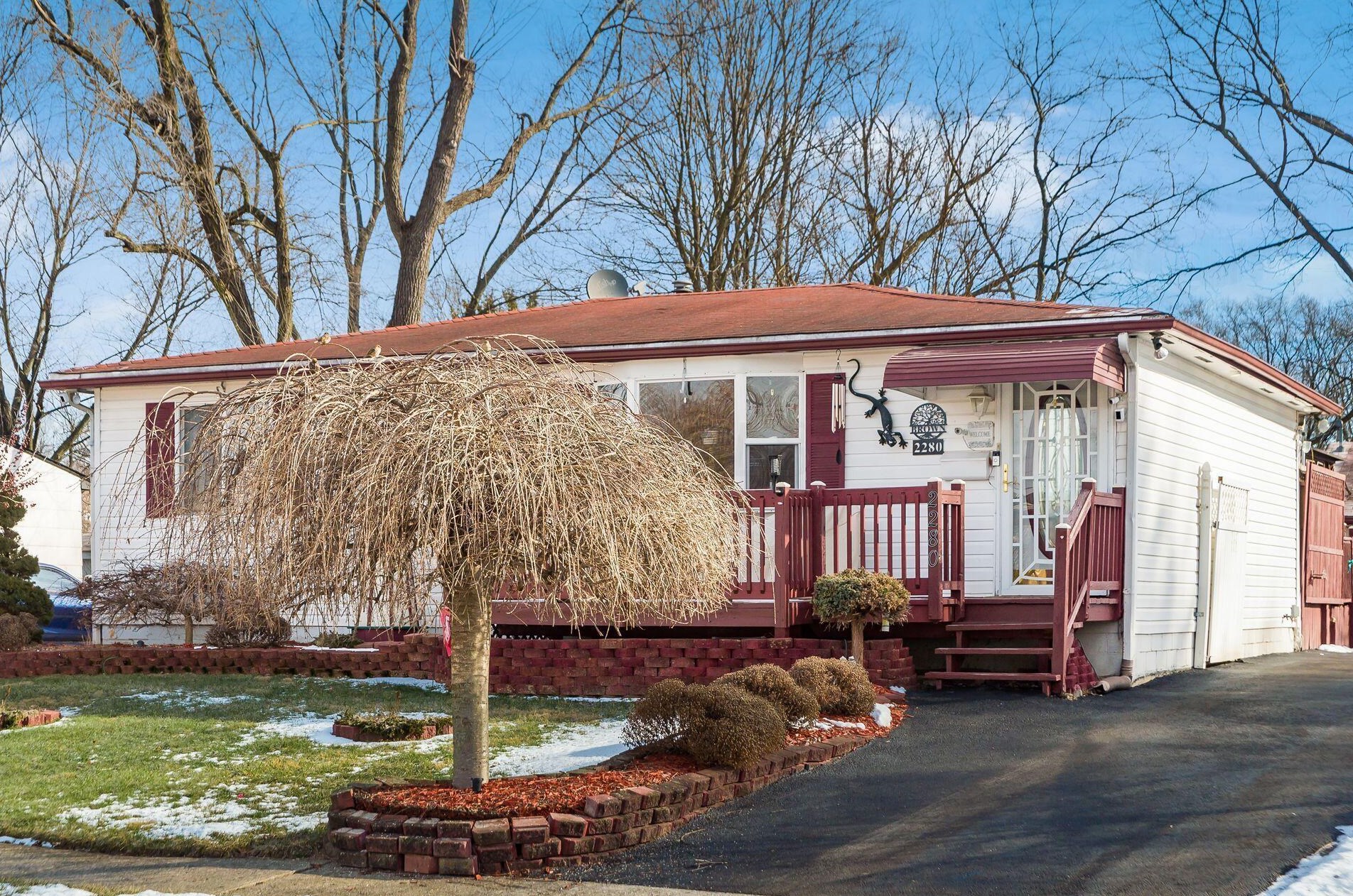 2280 Majestic Dr, Columbus, OH 43232-4136