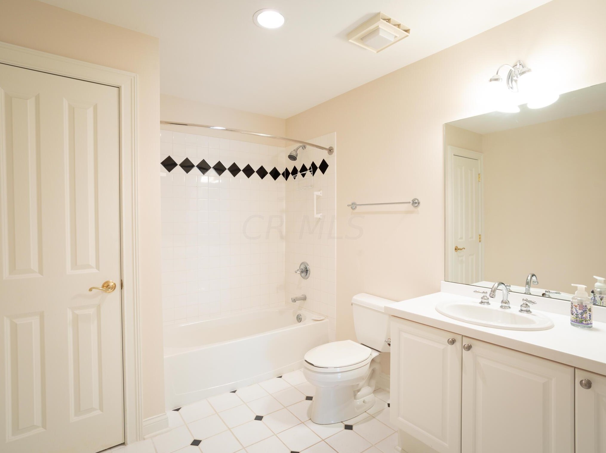 8164 Mt Air Pl, Columbus OH 43235-1358 exterior