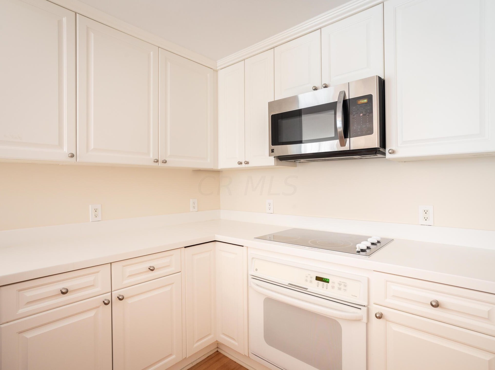 8164 Mt Air Pl, Columbus OH 43235-1358 exterior