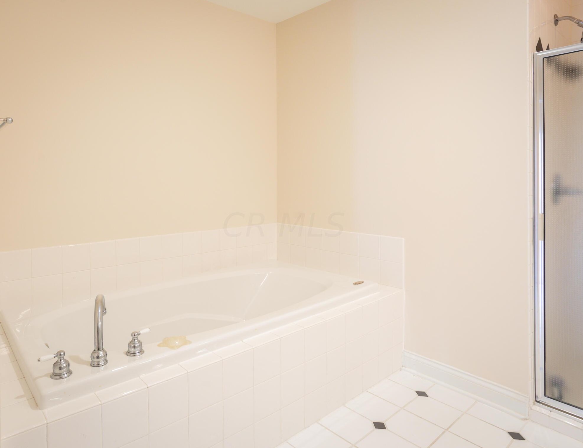 8164 Mt Air Pl, Columbus OH 43235-1358 exterior