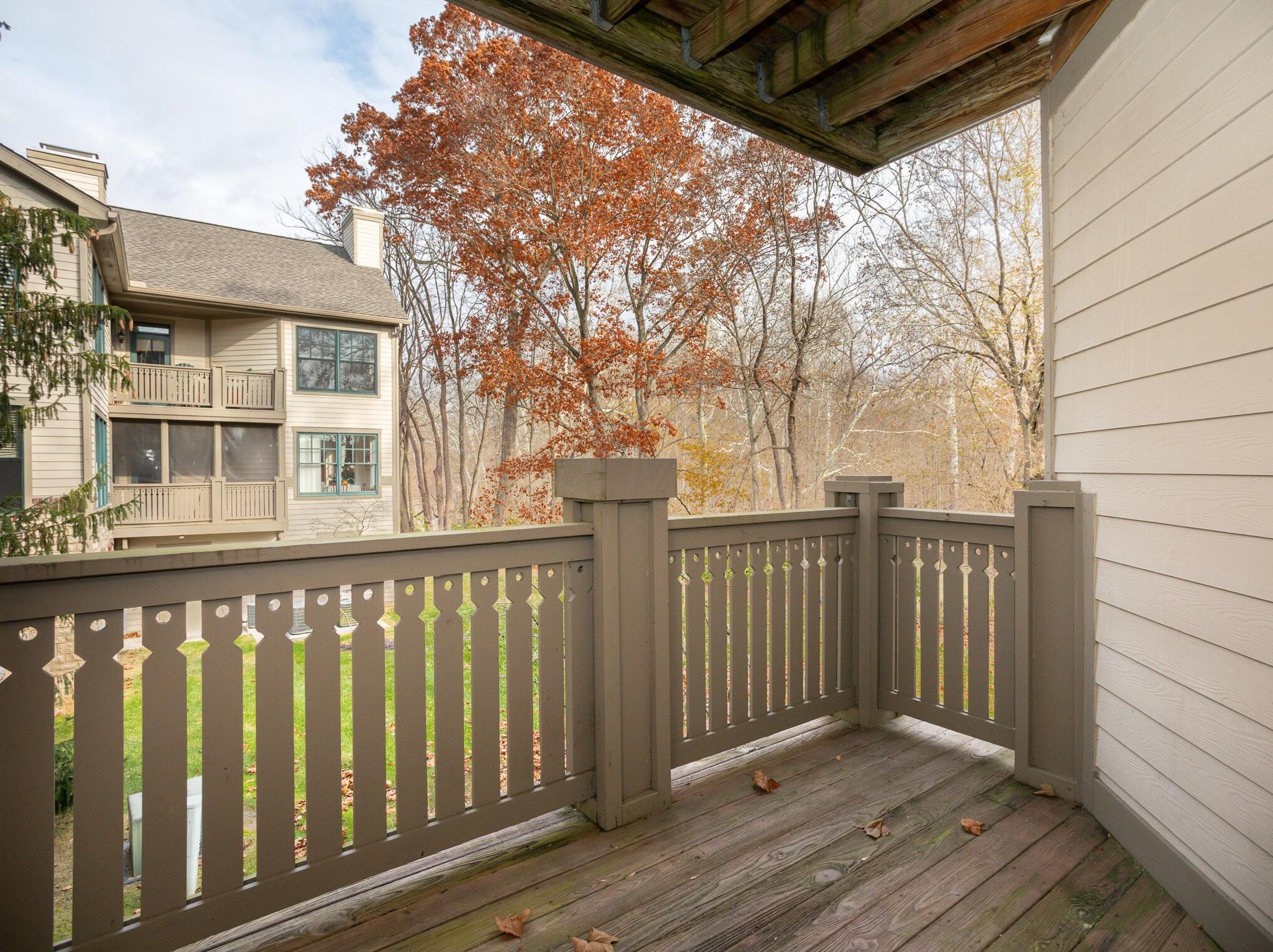 8164 Mt Air Pl, Columbus OH 43235-1358 exterior