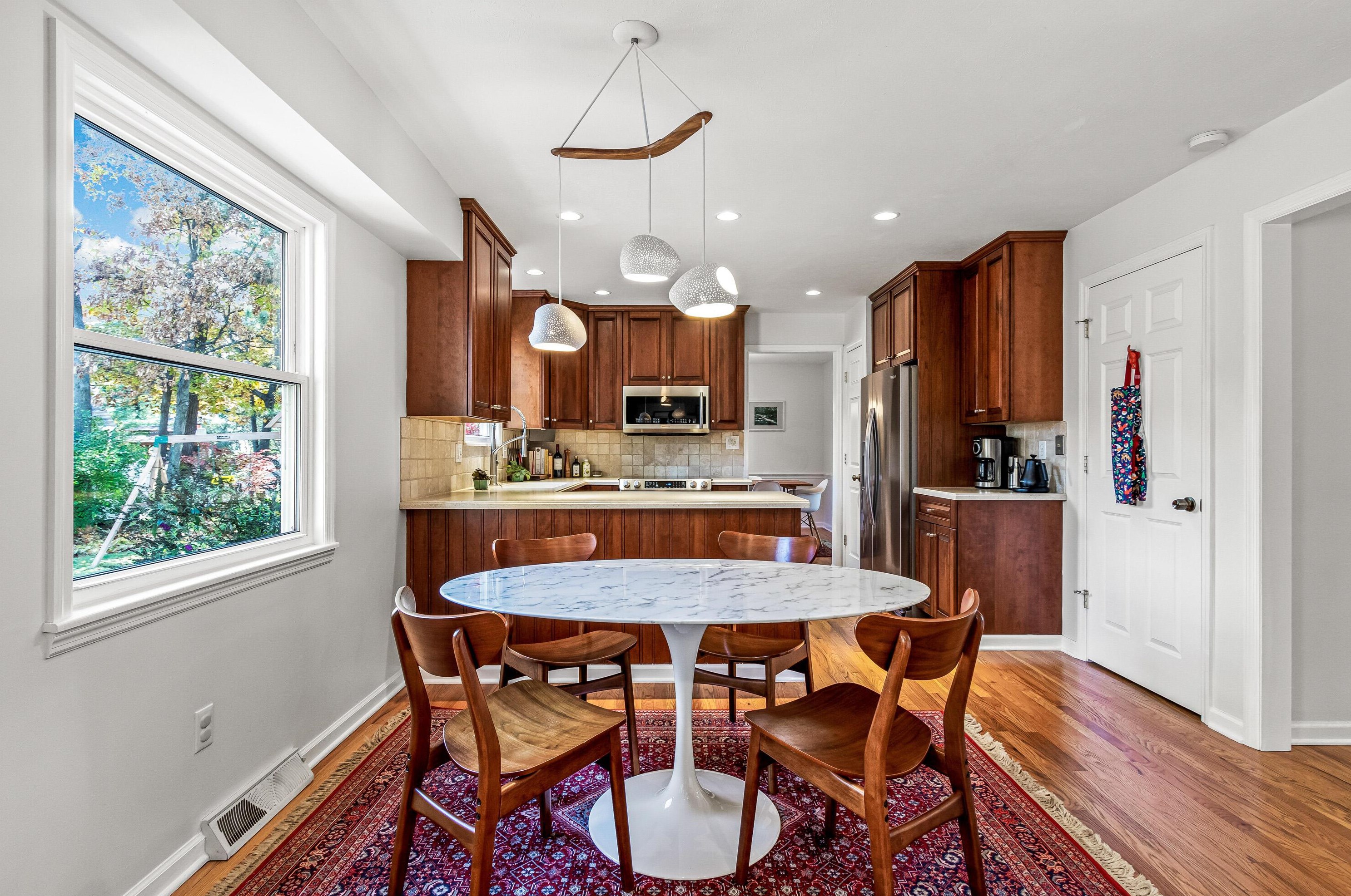 8320 Fairway Dr, Columbus OH 43235-1154 exterior