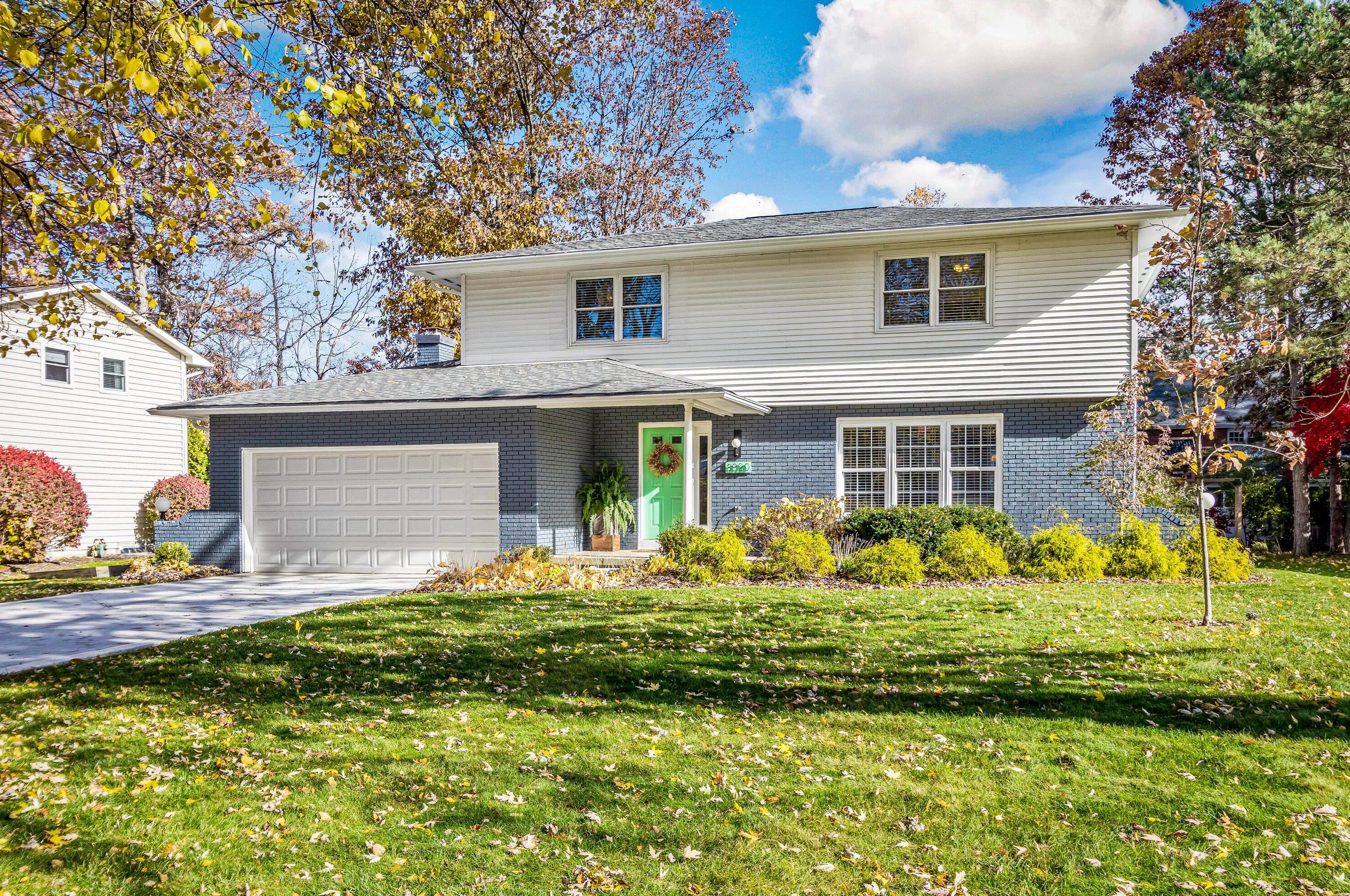 8320 Fairway Dr, Columbus, OH 43235-1155