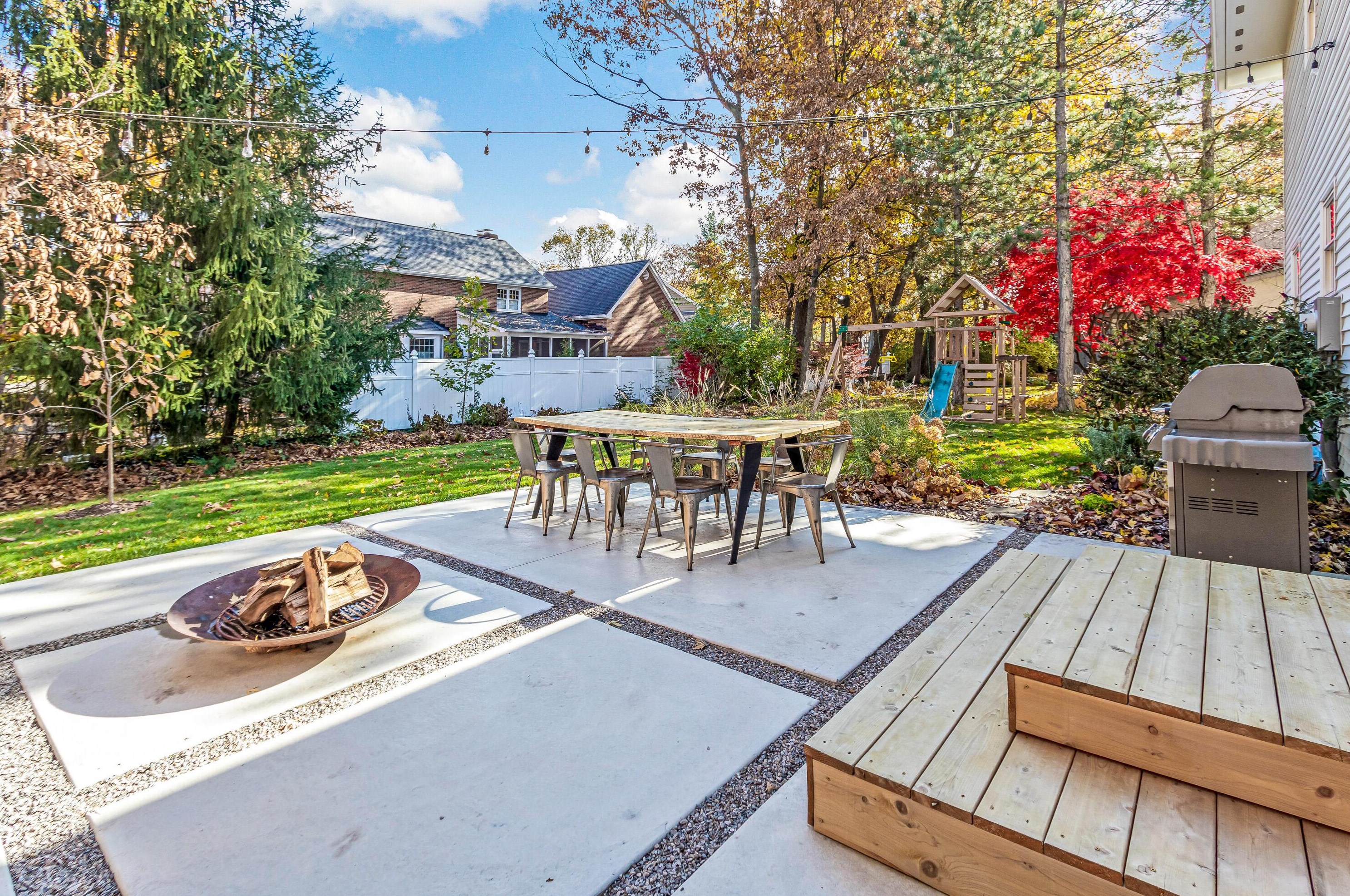 8320 Fairway Dr, Columbus OH 43235-1154 exterior