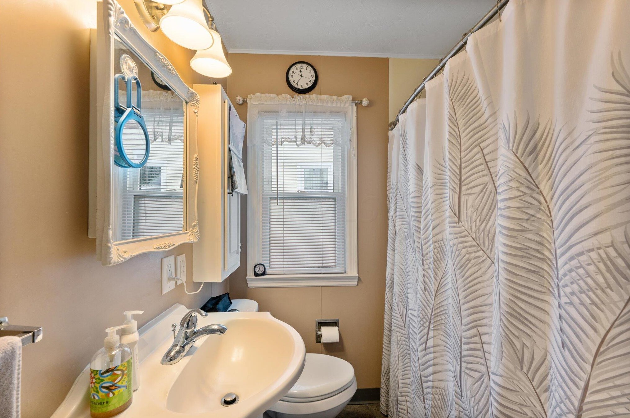 226 Kanawha Ave, Columbus OH 43214-1210 exterior