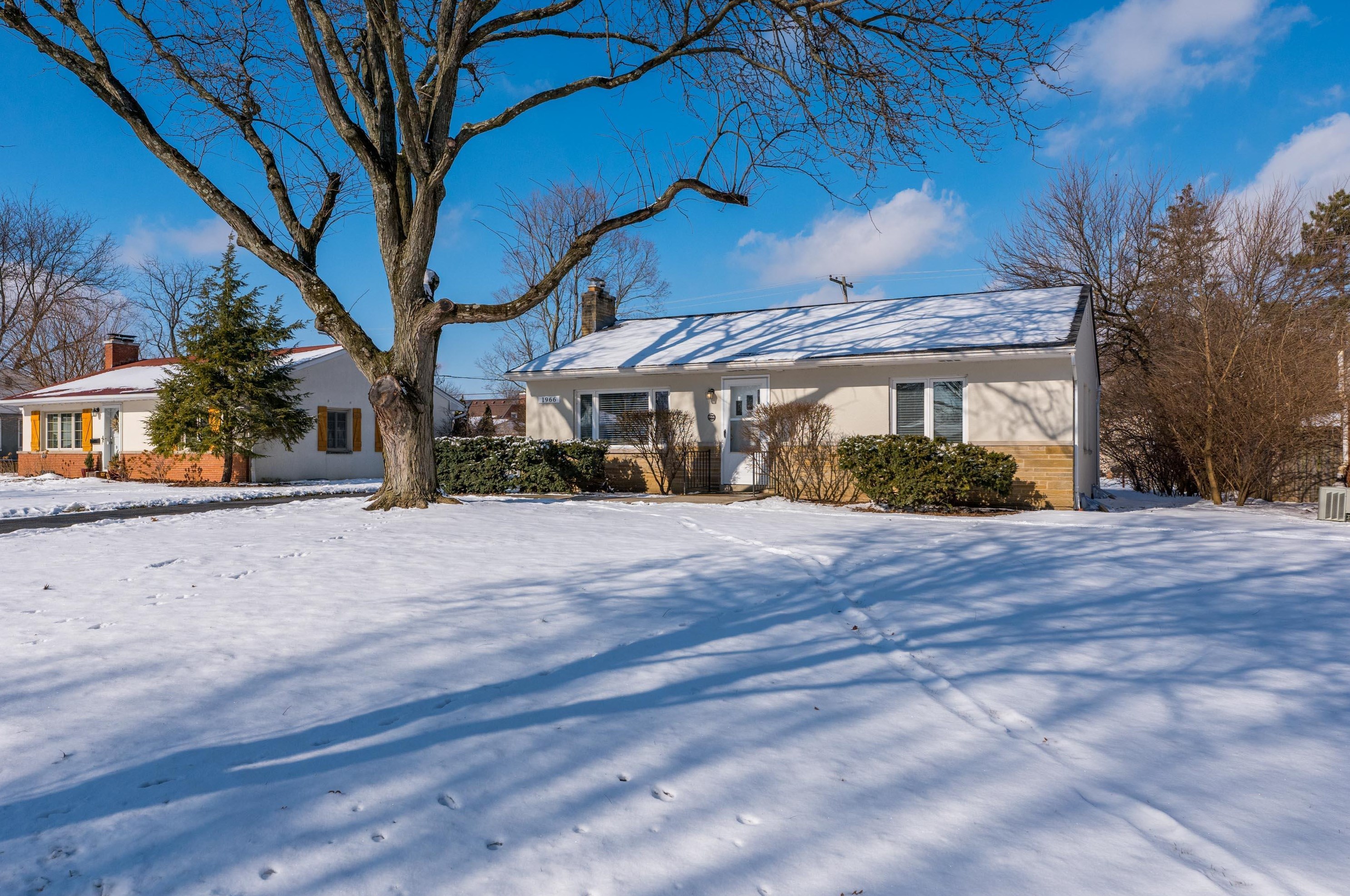 1966 Zollinger Rd, Columbus, OH 43221-1928