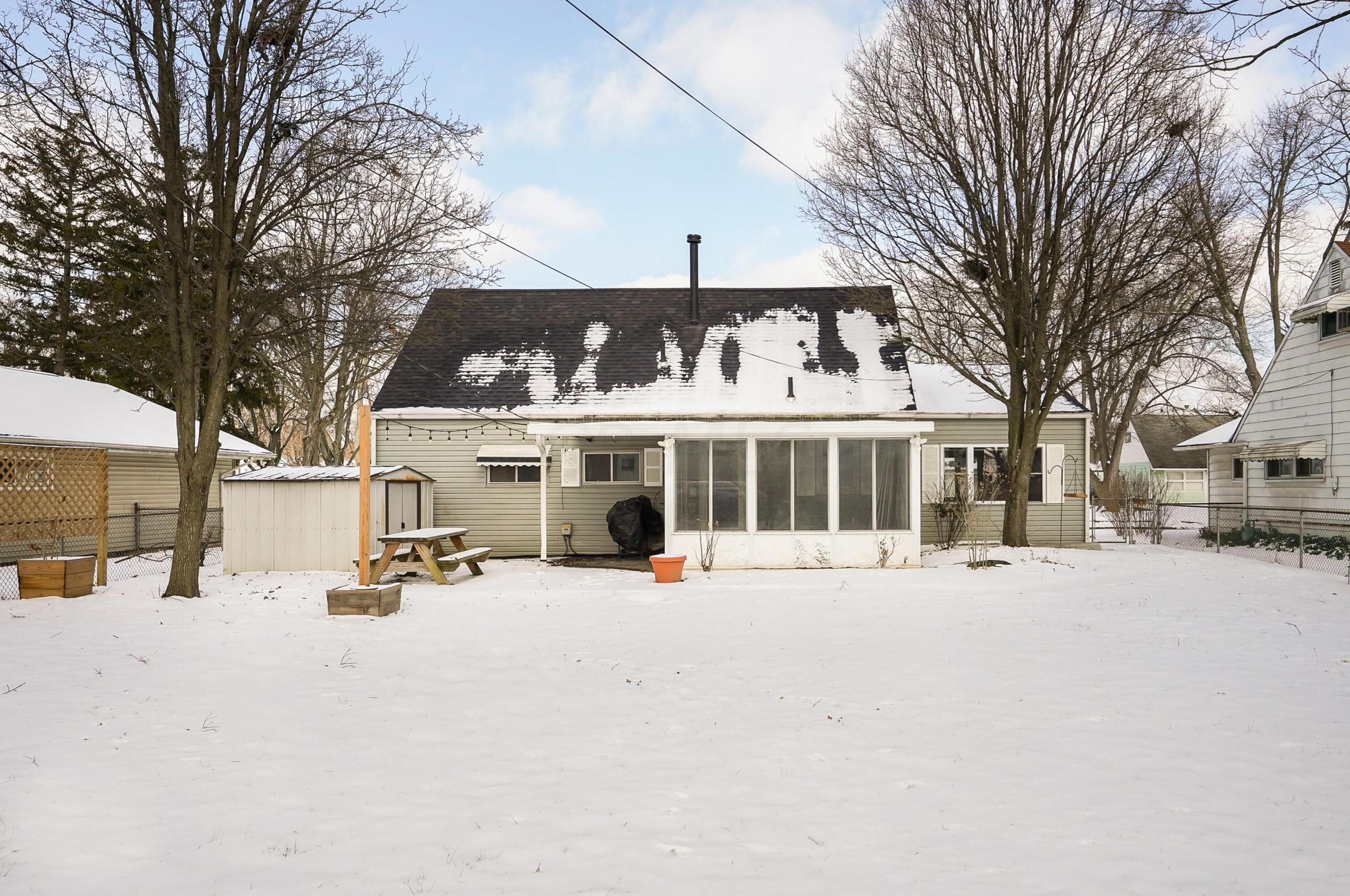 3985 Virginia Cir, Columbus, OH 43213-2892