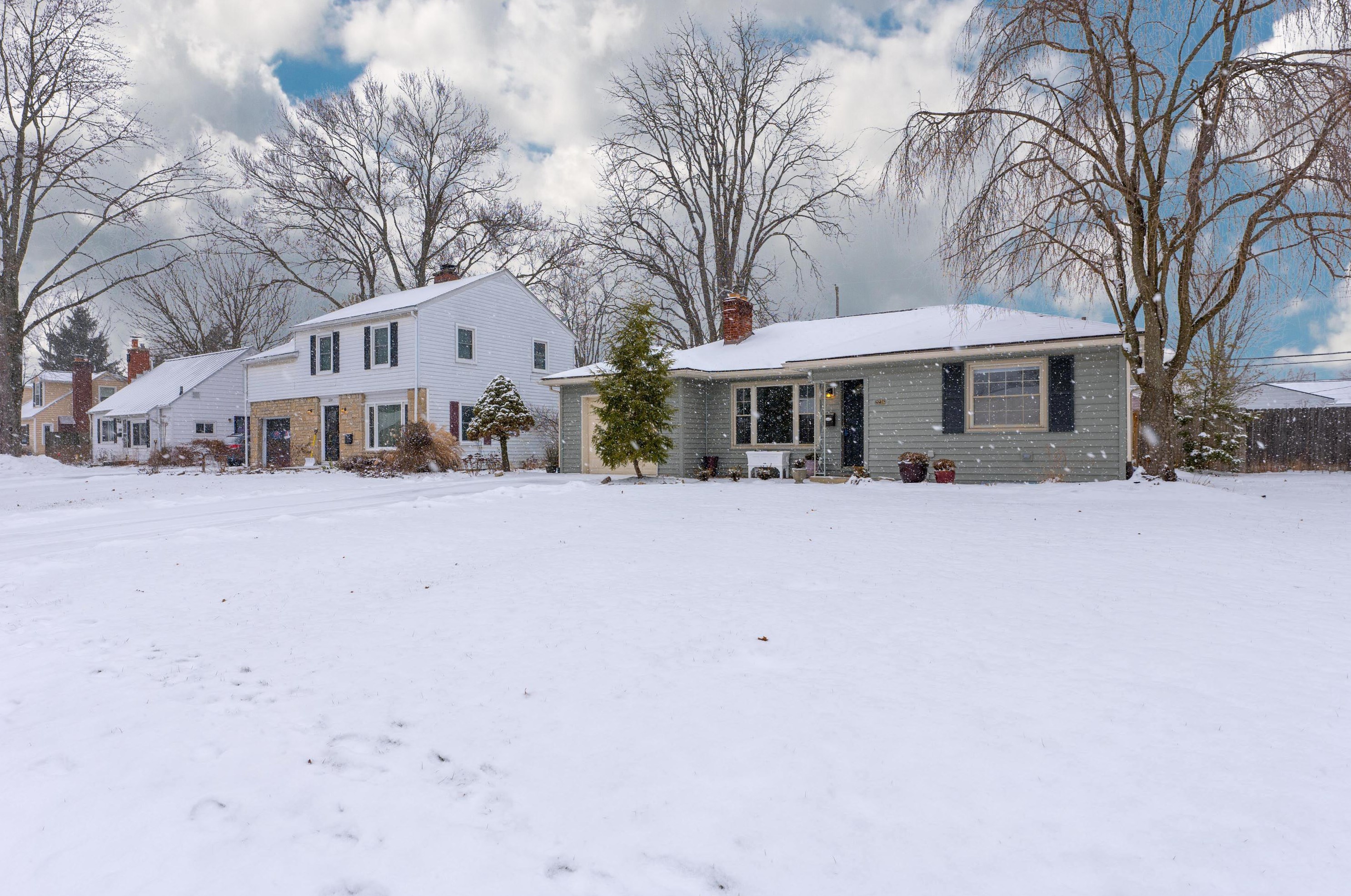 2236 Woodstock Rd, Columbus, OH 43221-1844