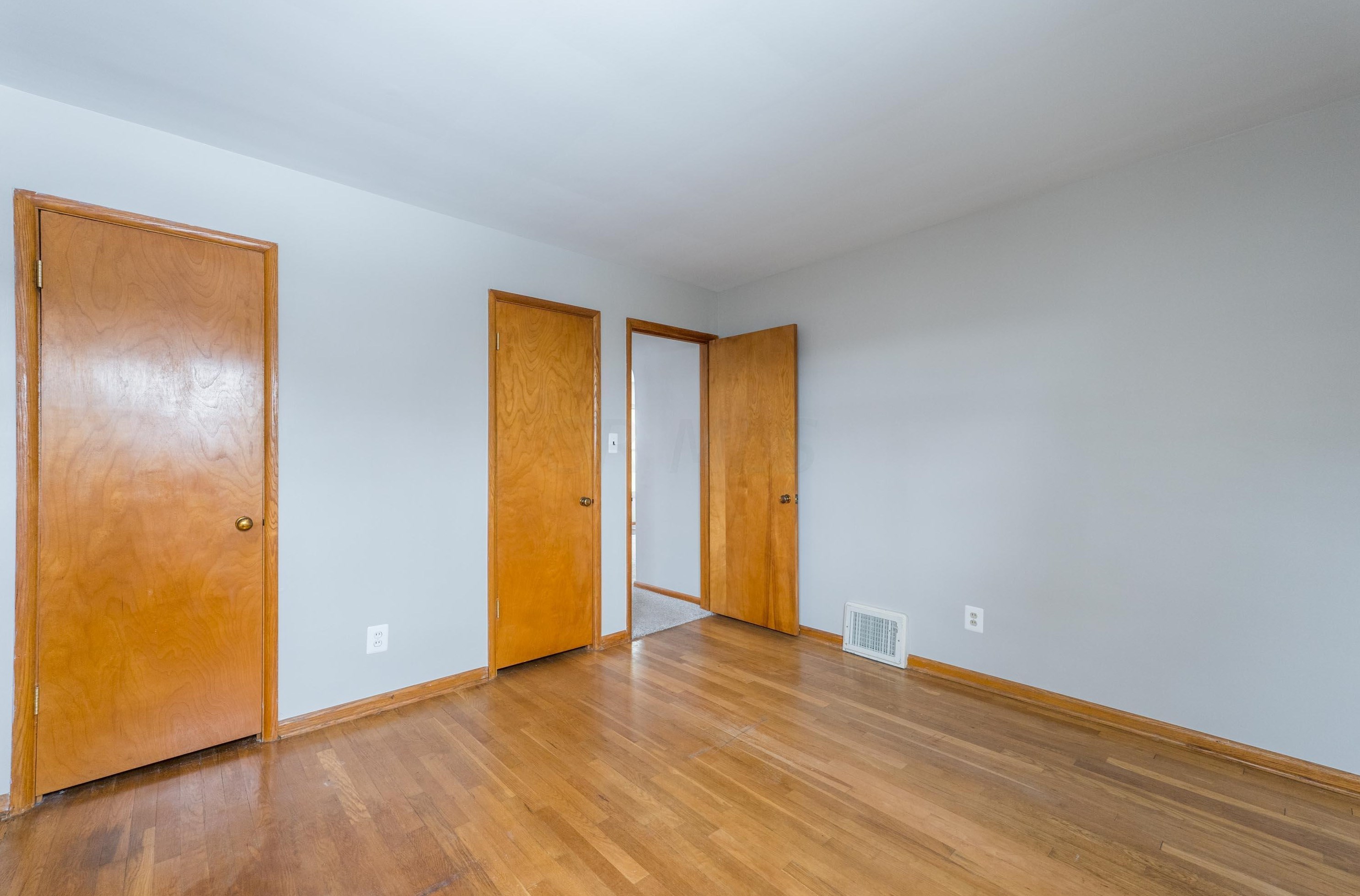 2236 Woodstock Rd, Columbus OH 43221-1844 exterior