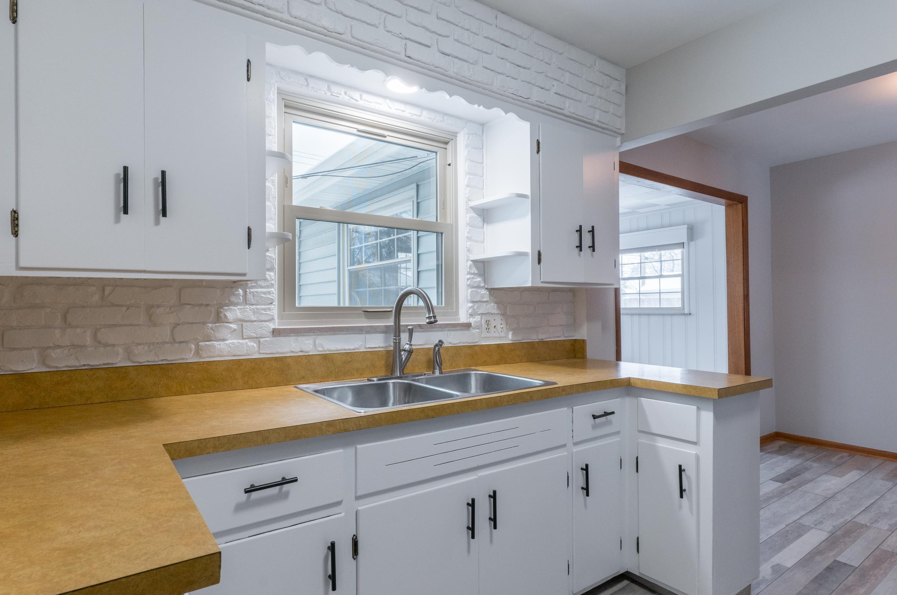 2236 Woodstock Rd, Columbus OH 43221-1844 exterior