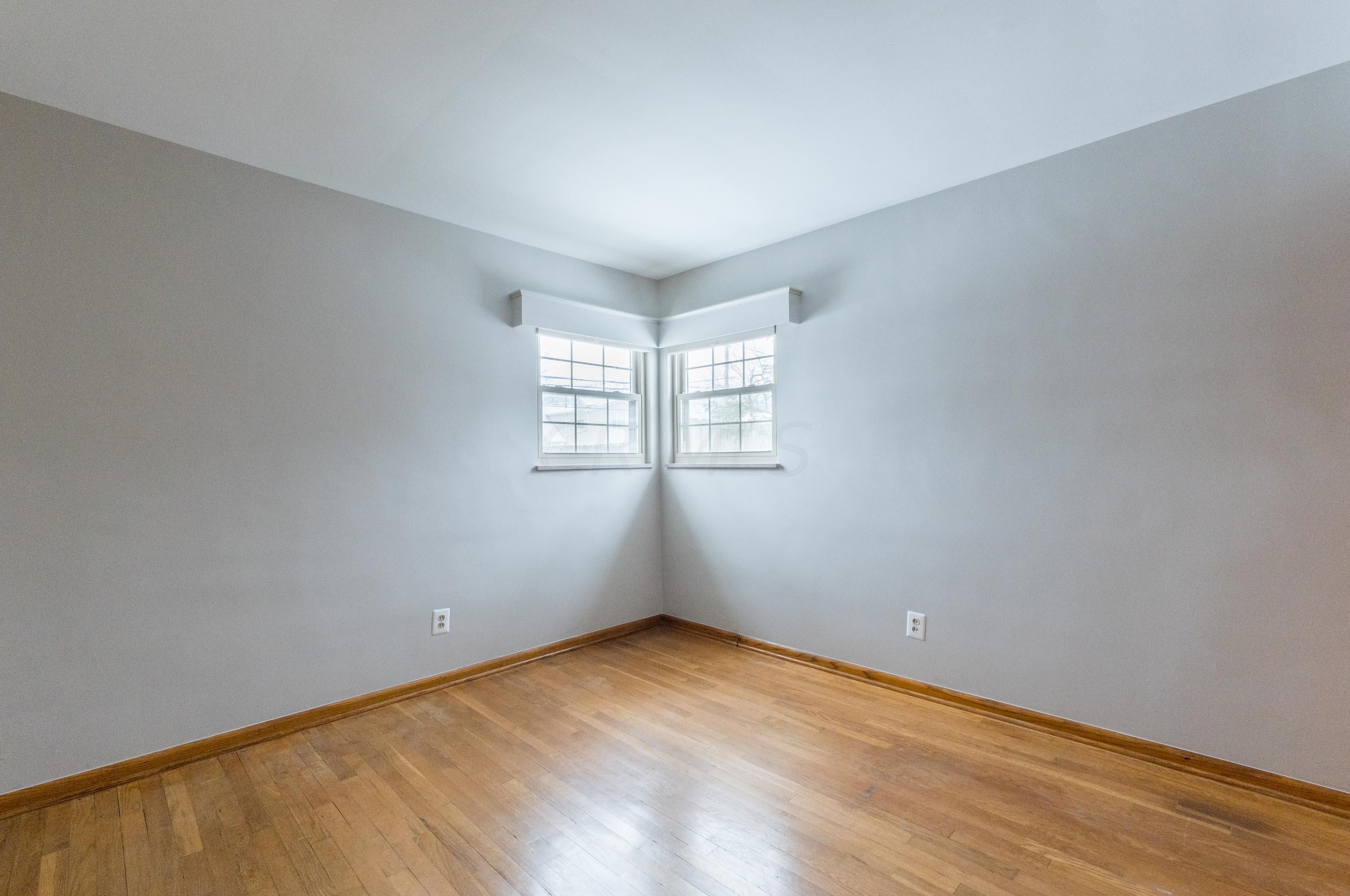 2236 Woodstock Rd, Columbus OH 43221-1844 exterior