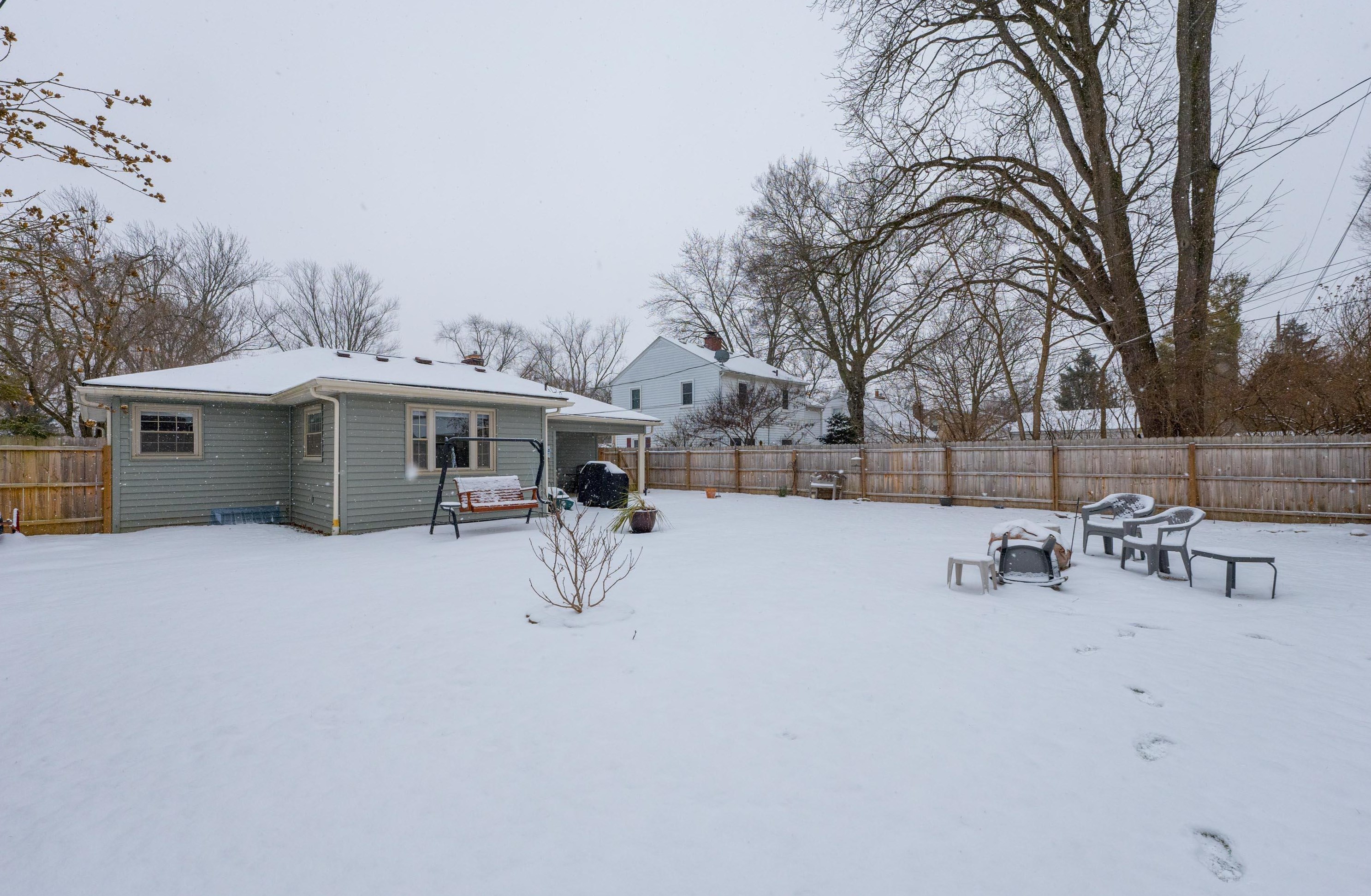 2236 Woodstock Rd, Columbus OH 43221-1844 exterior