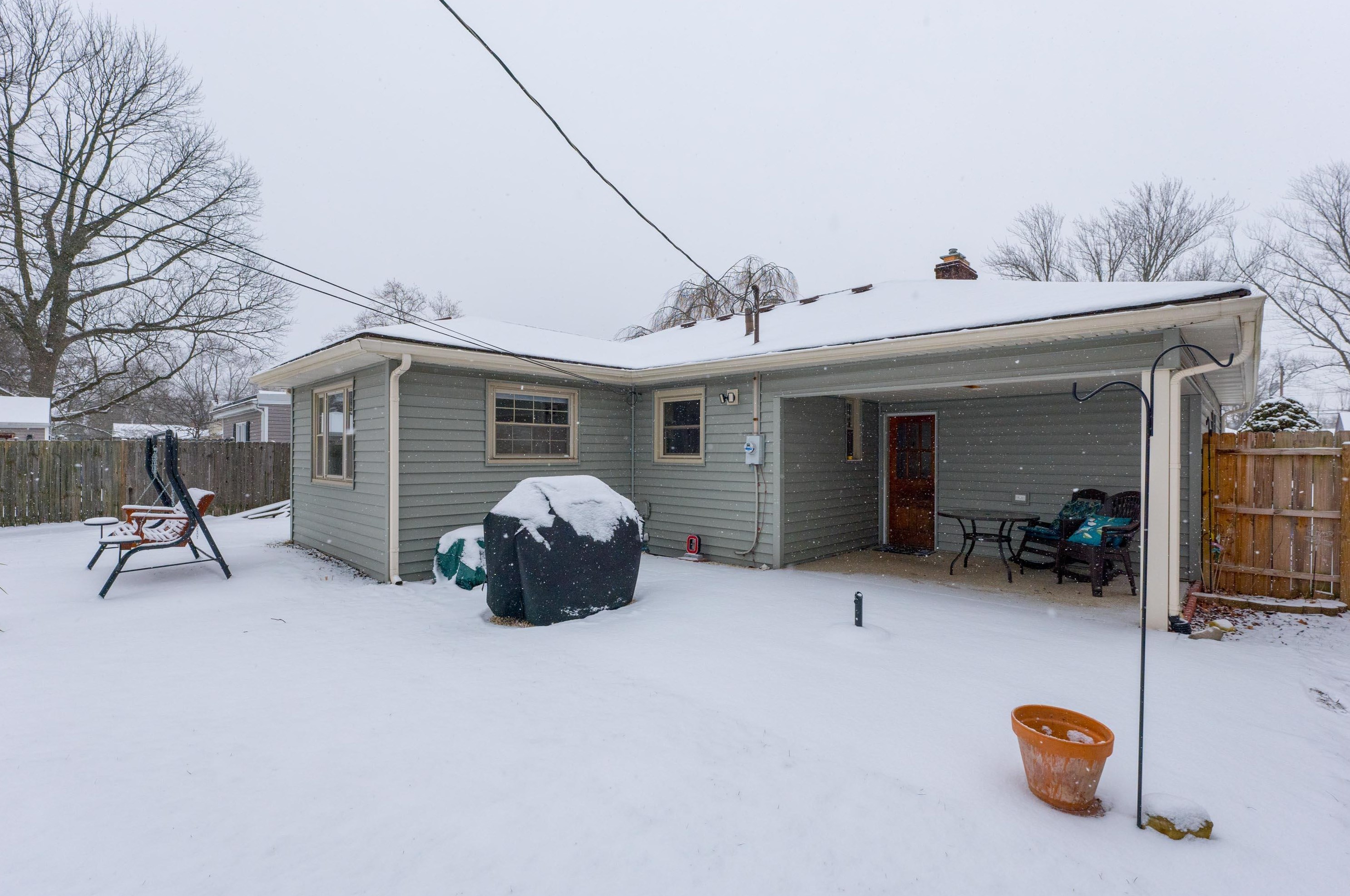 2236 Woodstock Rd, Columbus OH 43221-1844 exterior