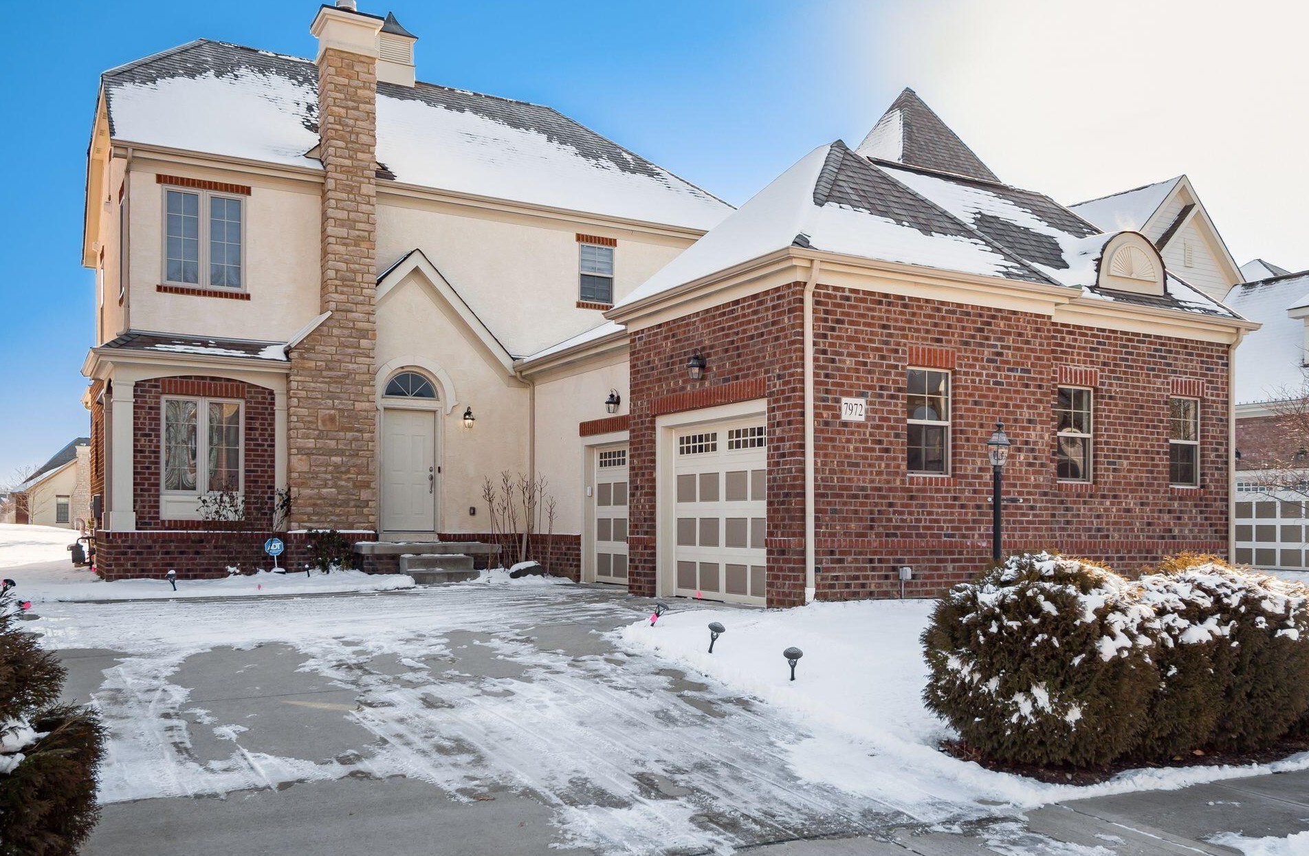 7972 Pleasant Dr, Dublin, OH 43016-8105