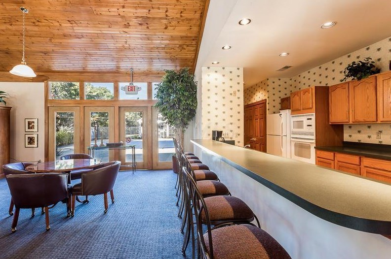 2306 Pinzon Pl, Columbus OH 43235-7930 exterior